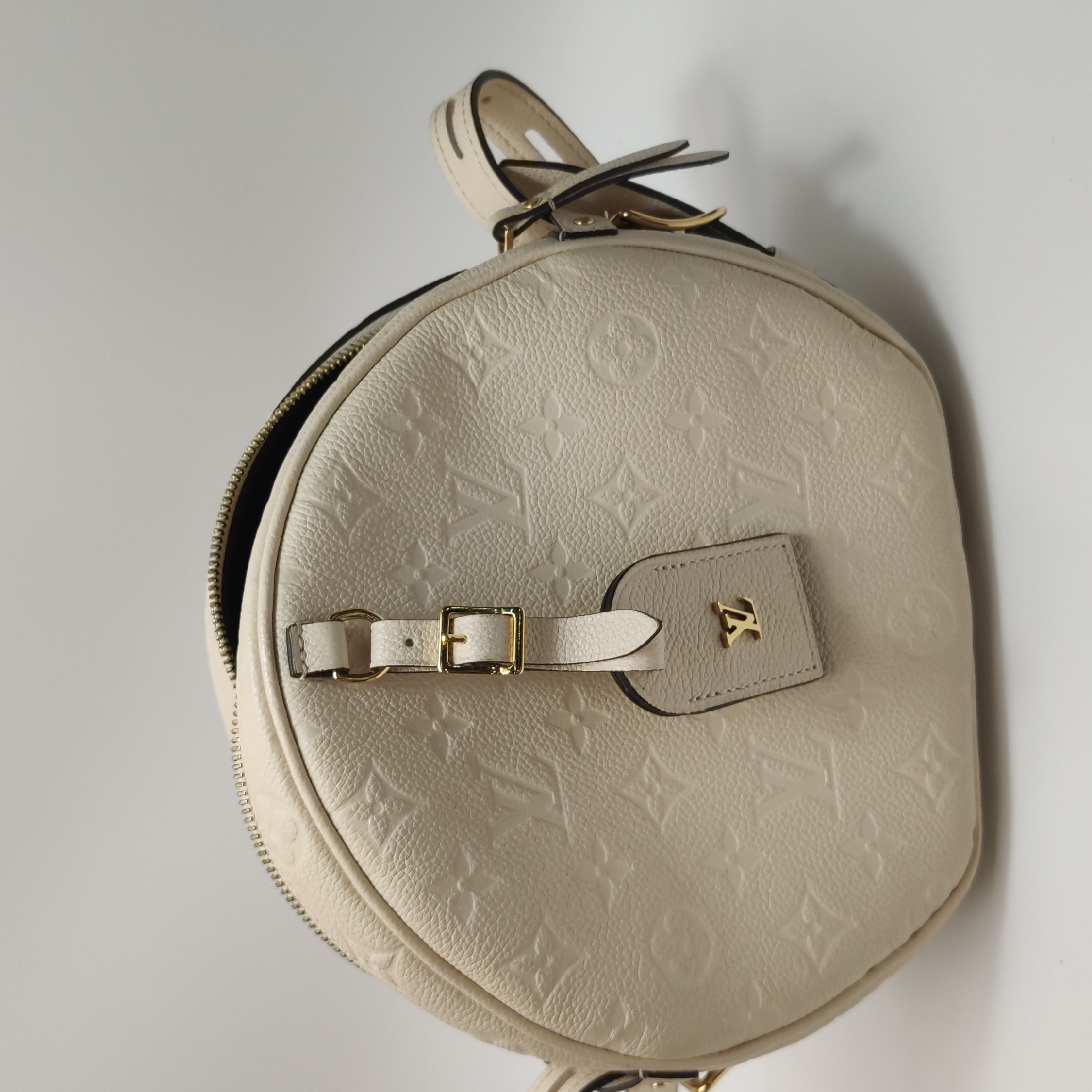Louis Vuitton(LV0 Boite Chapeau Souple Bag Monogram Empreinte Leather MM — photo 20 of 20