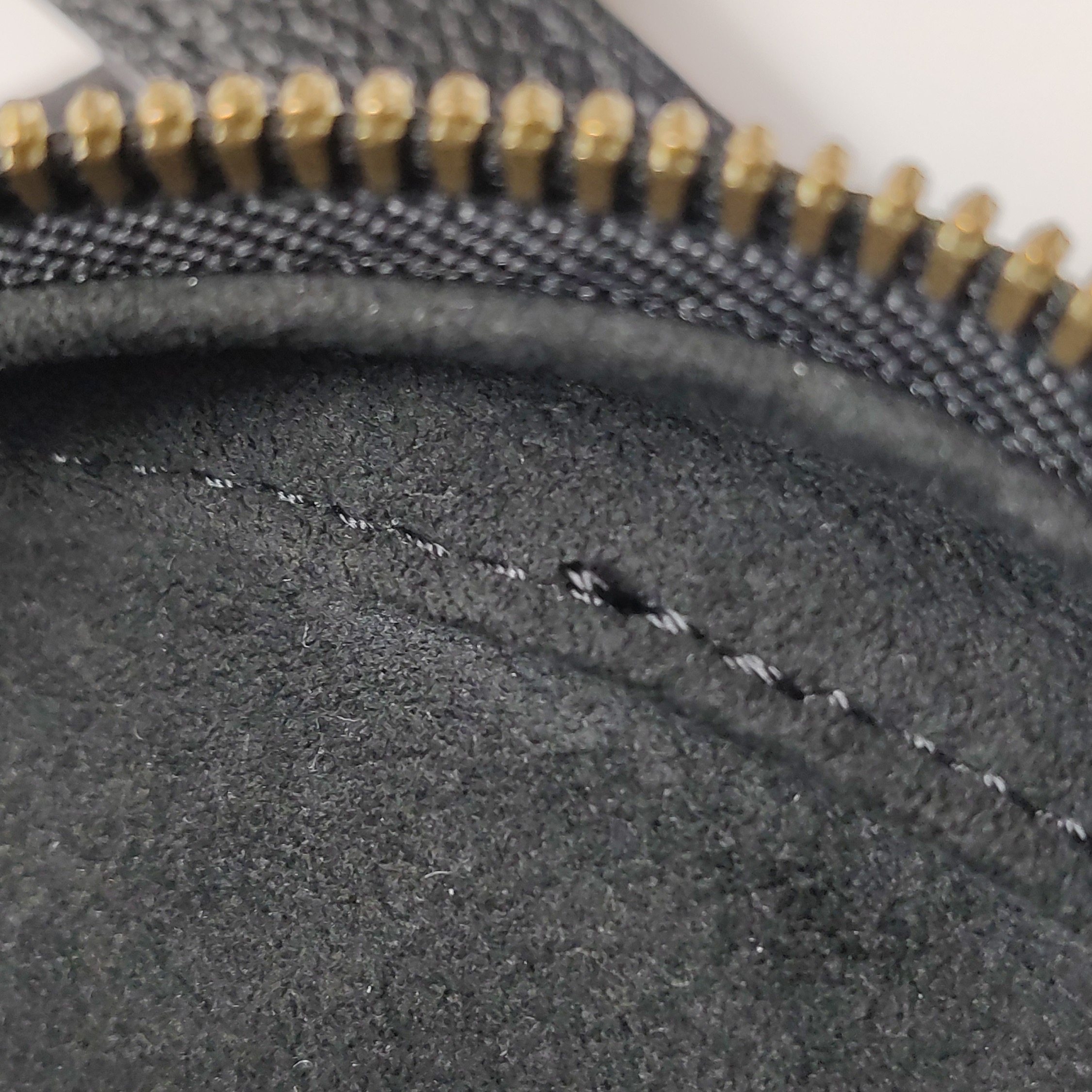 Louis Vuitton(LV) Boite Chapeau Souple Bag Monogram Empreinte Leather MM — photo 10 of 17