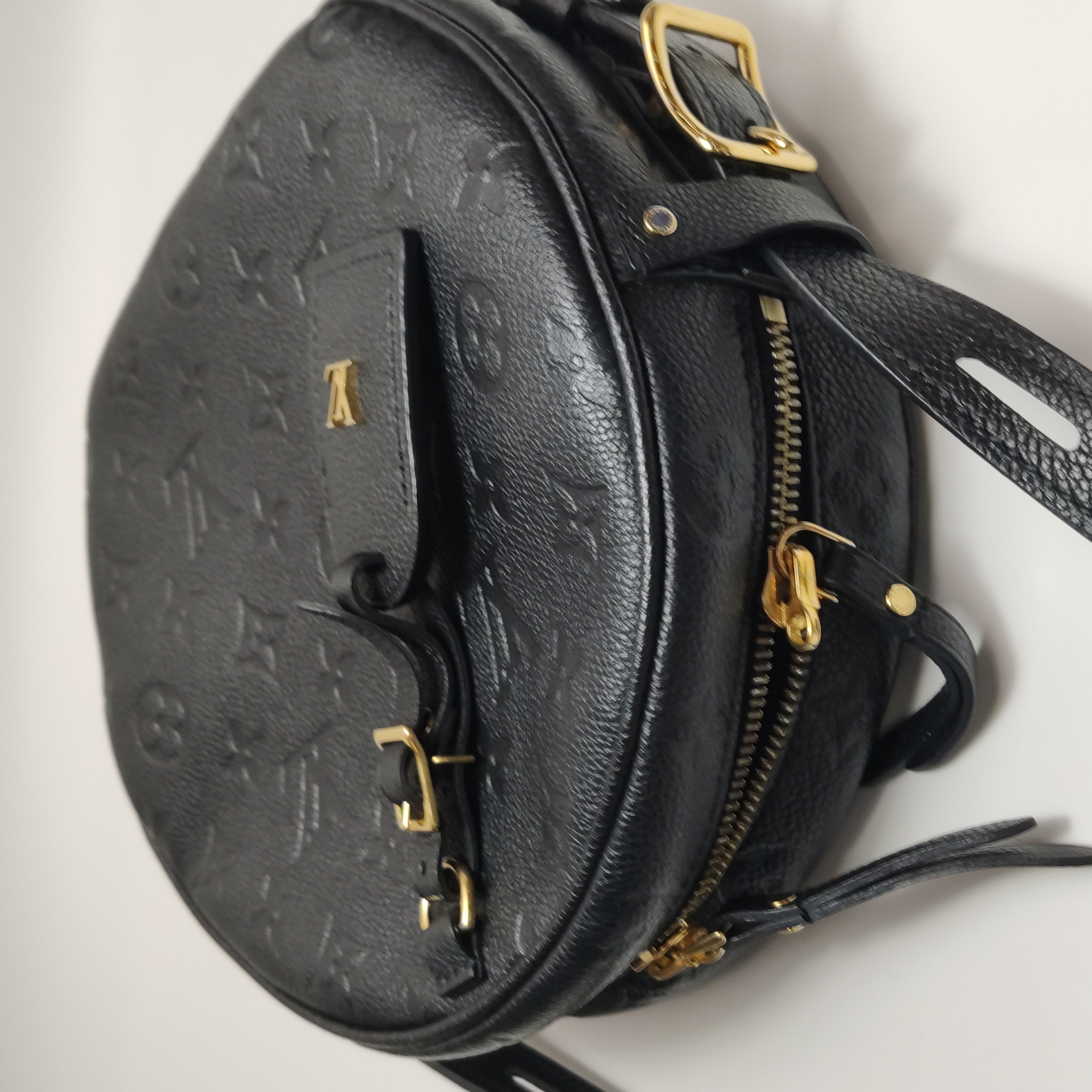 Louis Vuitton(LV) Boite Chapeau Souple Bag Monogram Empreinte Leather MM — photo 17 of 17