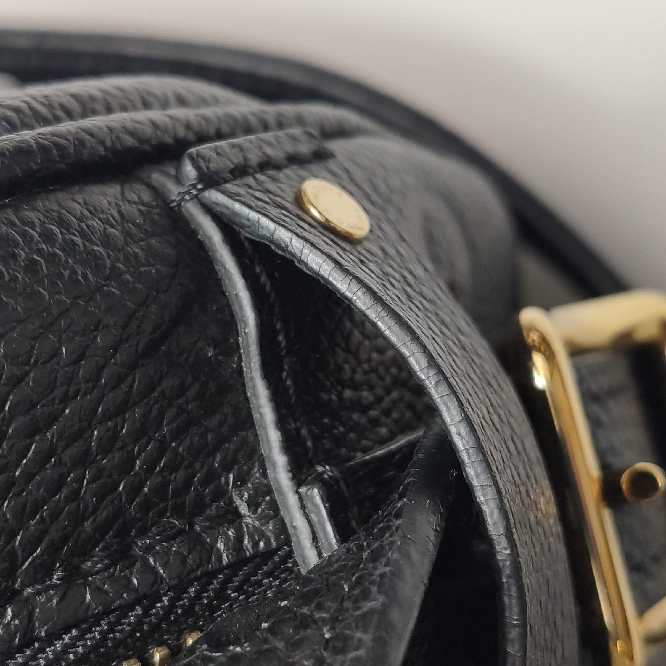 Louis Vuitton(LV) Boite Chapeau Souple Bag Monogram Empreinte Leather MM — photo 14 of 17