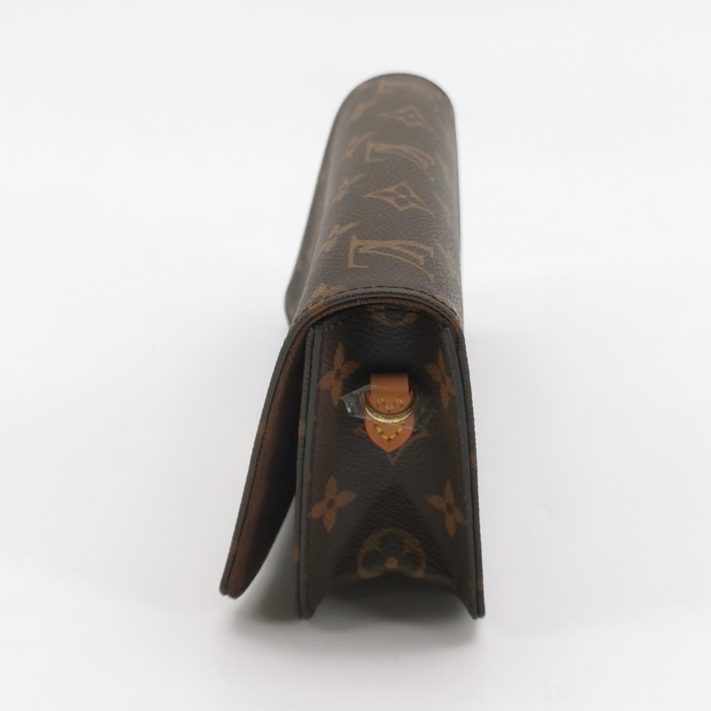 Louis Vuitton(LV) Lily Wallet on Chain Monogram Canvas — alternate view