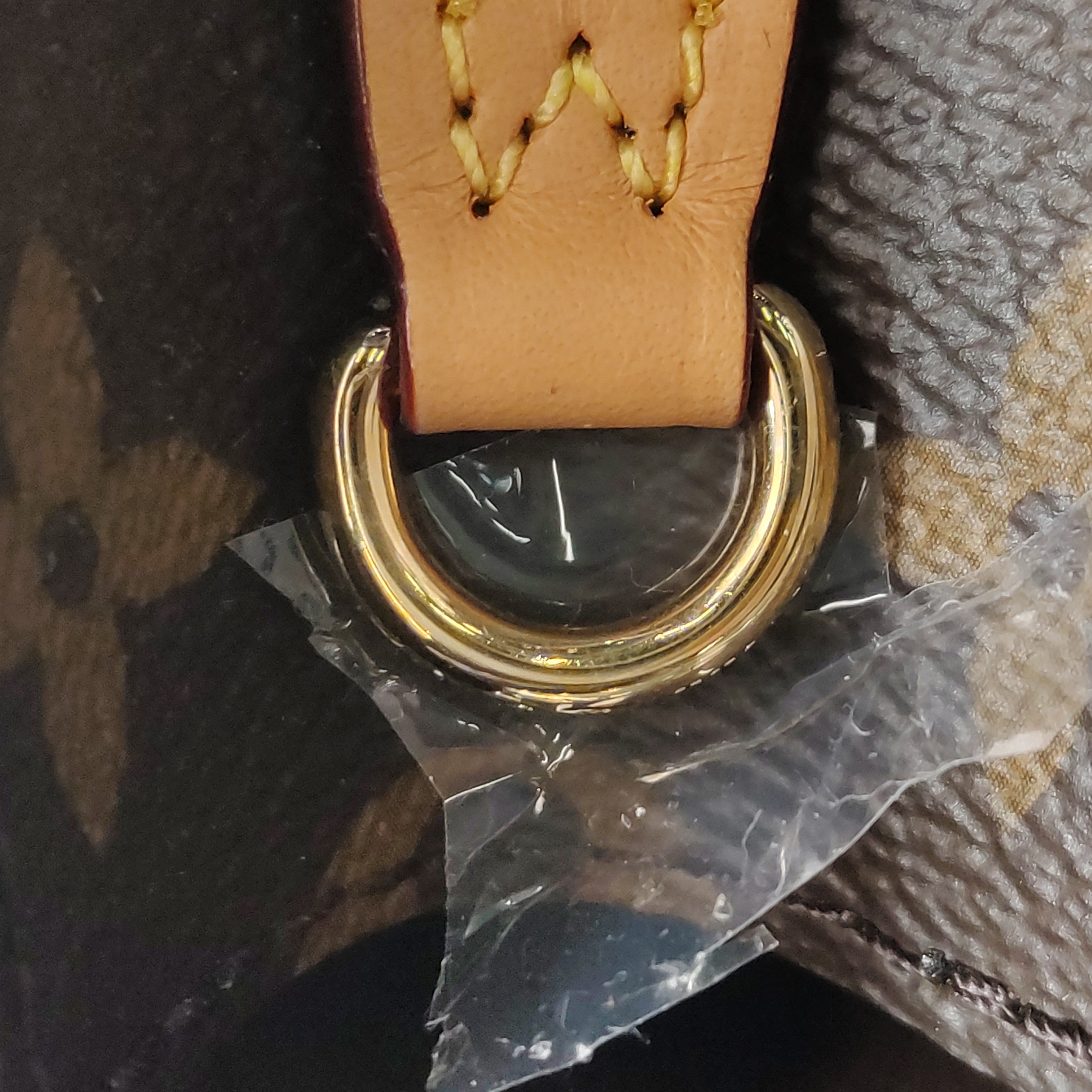 Louis Vuitton(LV) Lily Wallet on Chain Monogram Canvas — photo 9 of 15