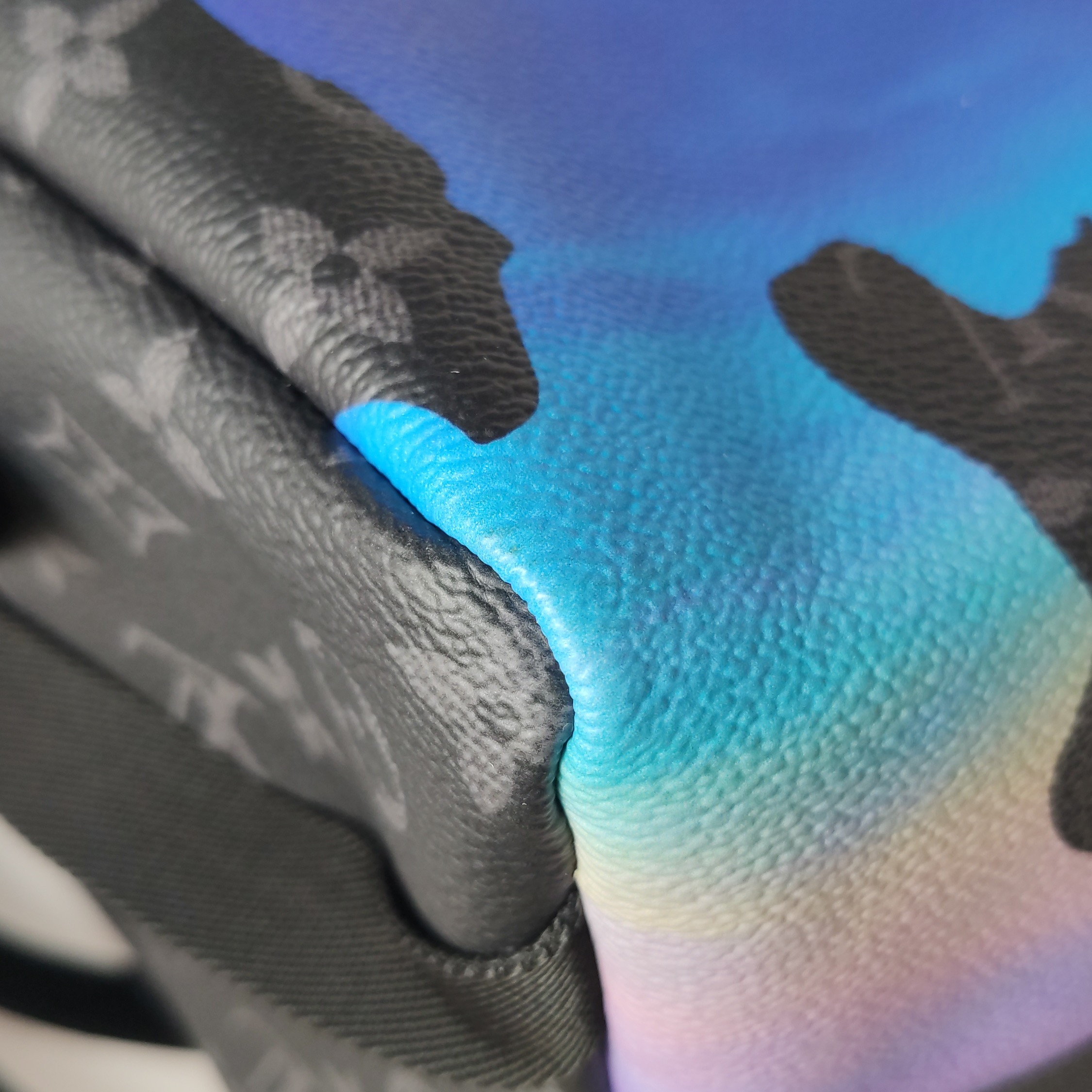  Louis Vuitton(LV) Discovery NM Backpack Sunrise Monogram Eclipse Canvas MM — photo 10 of 20