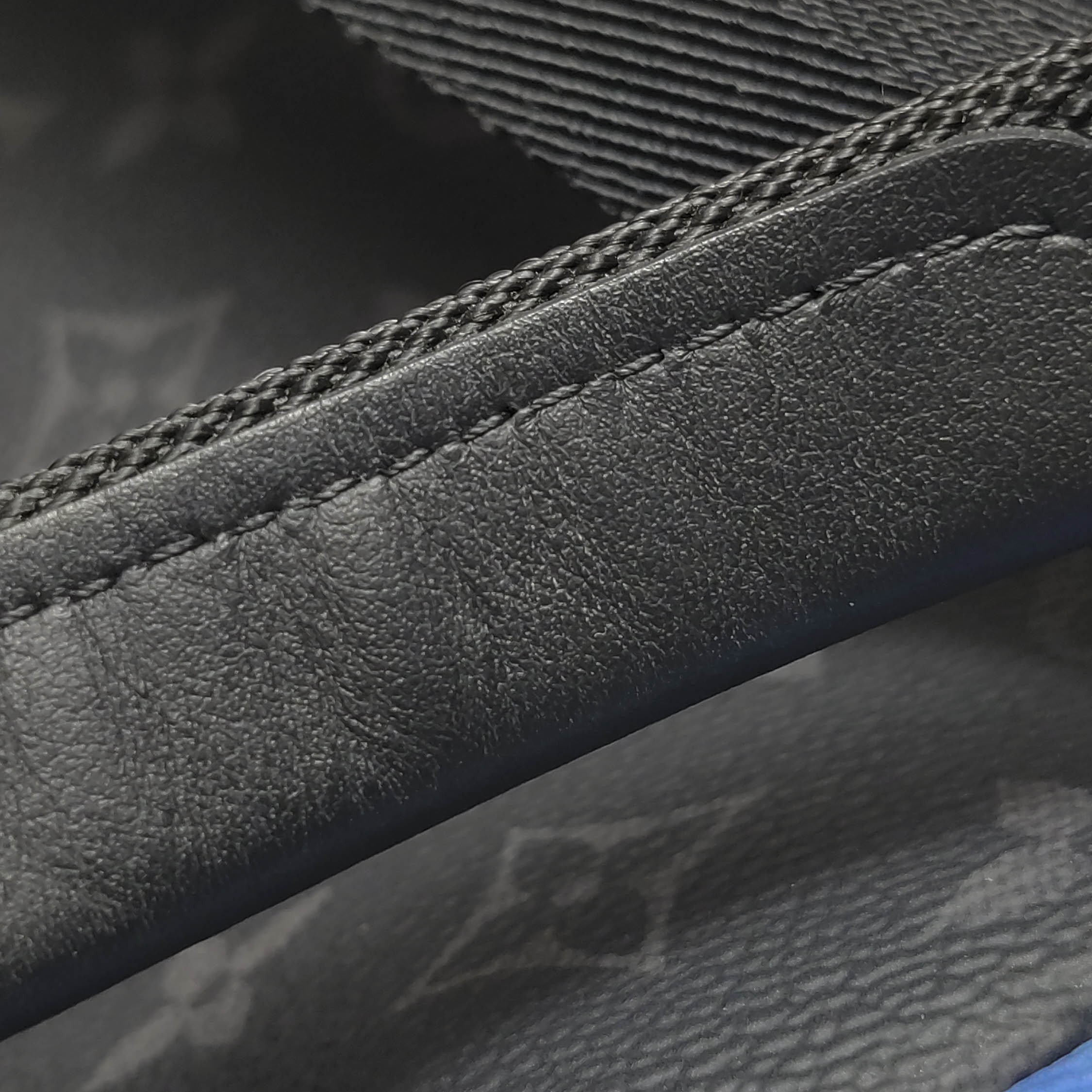  Louis Vuitton(LV) Discovery NM Backpack Sunrise Monogram Eclipse Canvas MM — photo 17 of 20