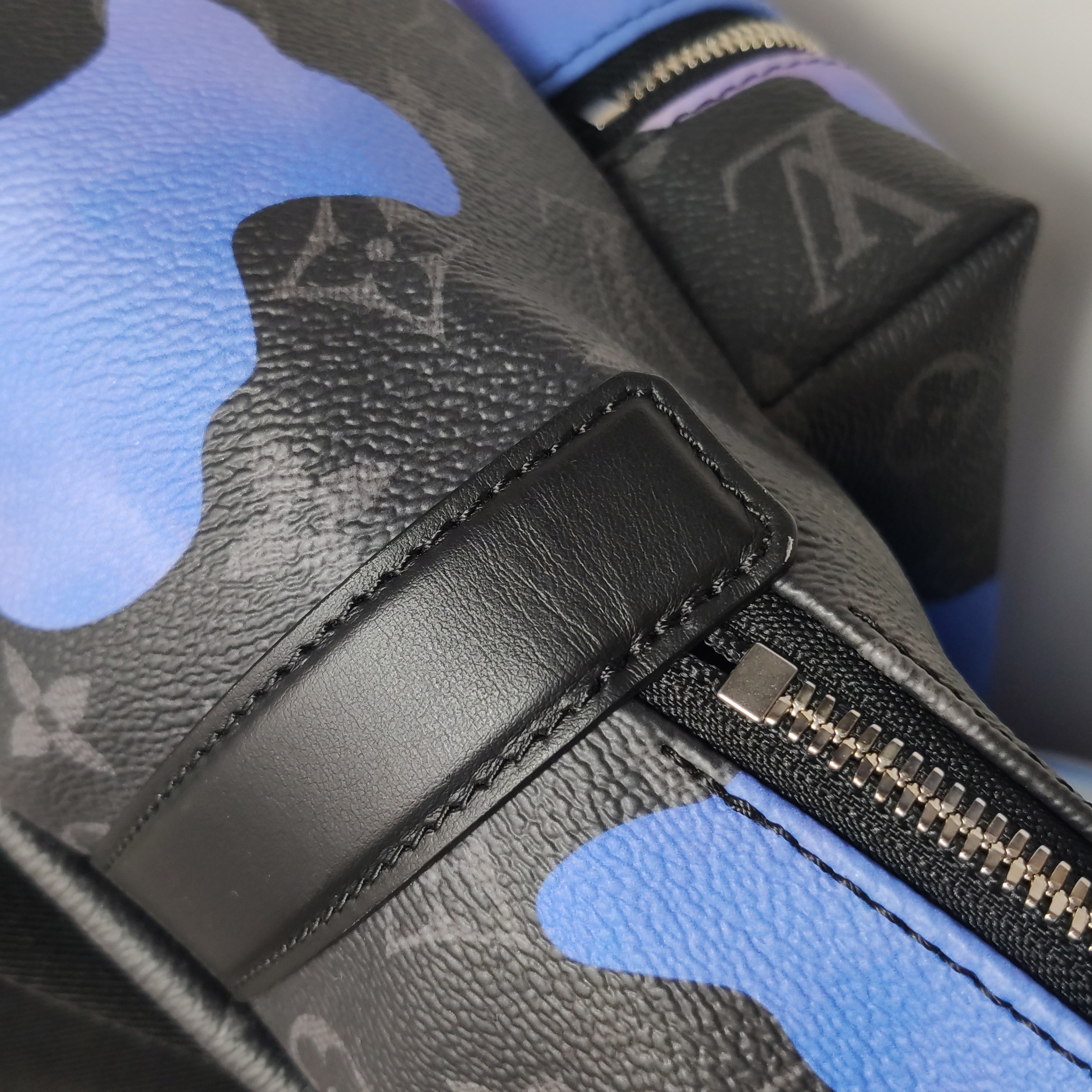  Louis Vuitton(LV) Discovery NM Backpack Sunrise Monogram Eclipse Canvas MM — photo 15 of 20