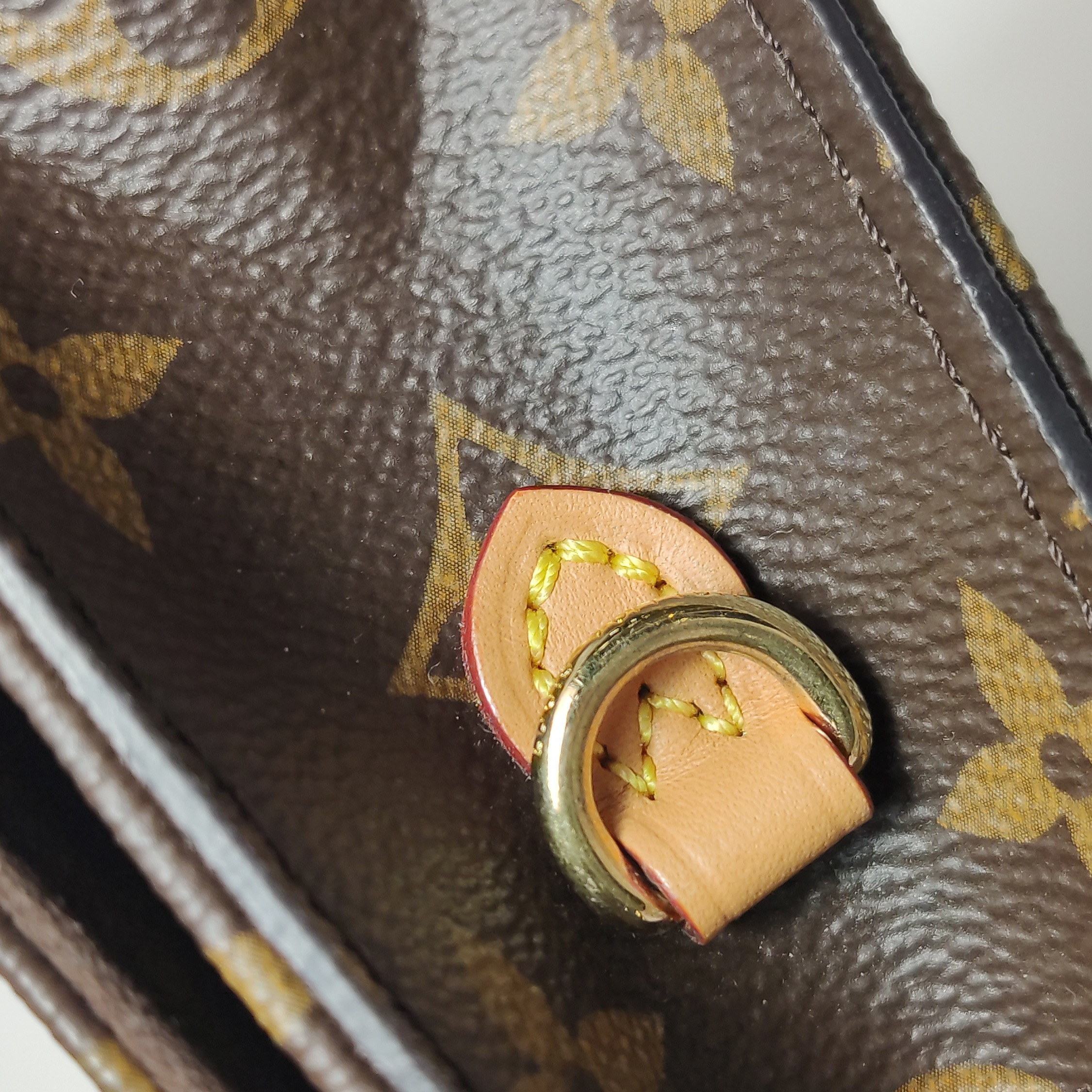 Louis Vuitton(LV) Lily Wallet on Chain Monogram Canvas — photo 12 of 15