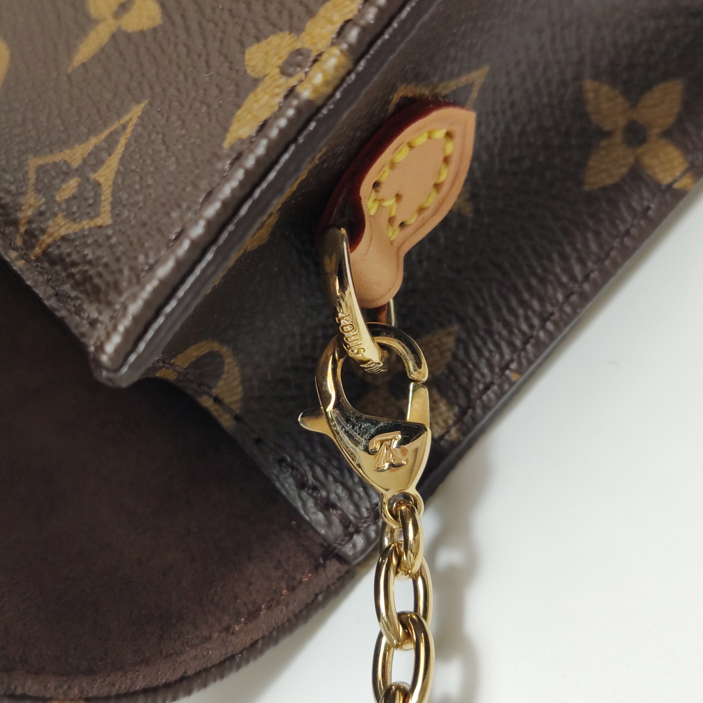 Louis Vuitton(LV) Lily Wallet on Chain Monogram Canvas — photo 13 of 14