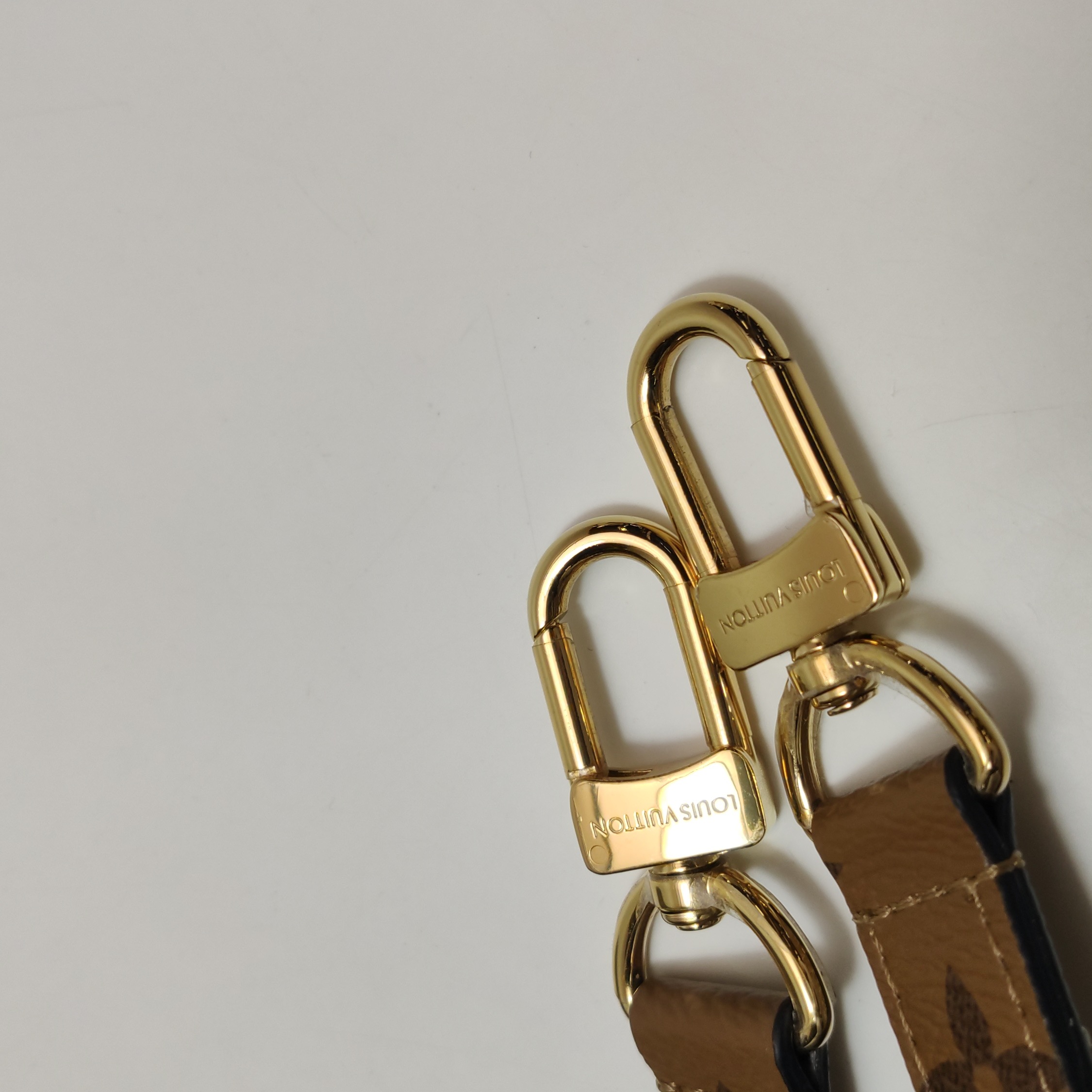 Louis Vuitton(LV) Pochette Metis Reverse Monogram Canvas — photo 24 of 24
