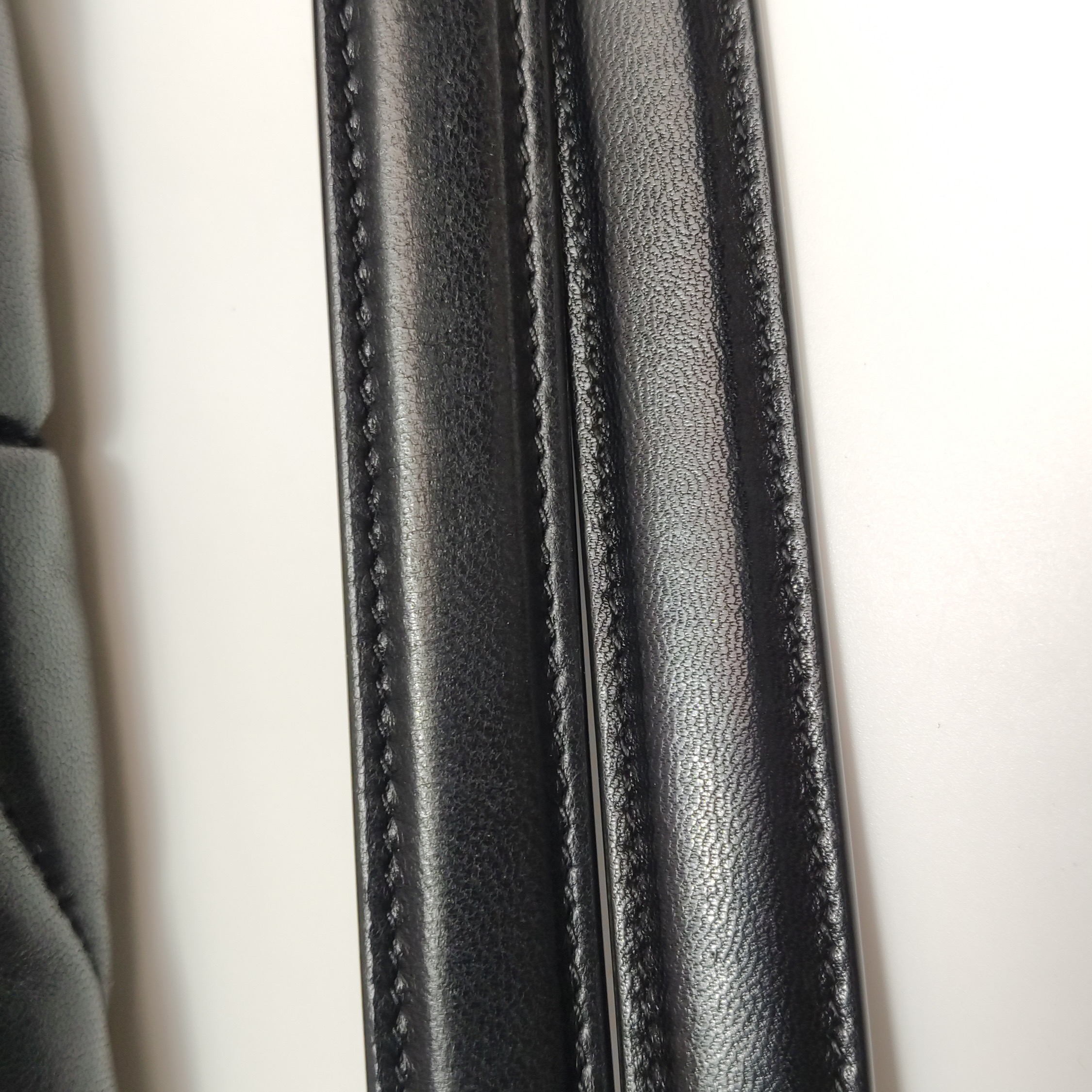 Saint Laurent LouLou Puffer Shoulder Bag Quilted Leather Medium — photo 24 of 24