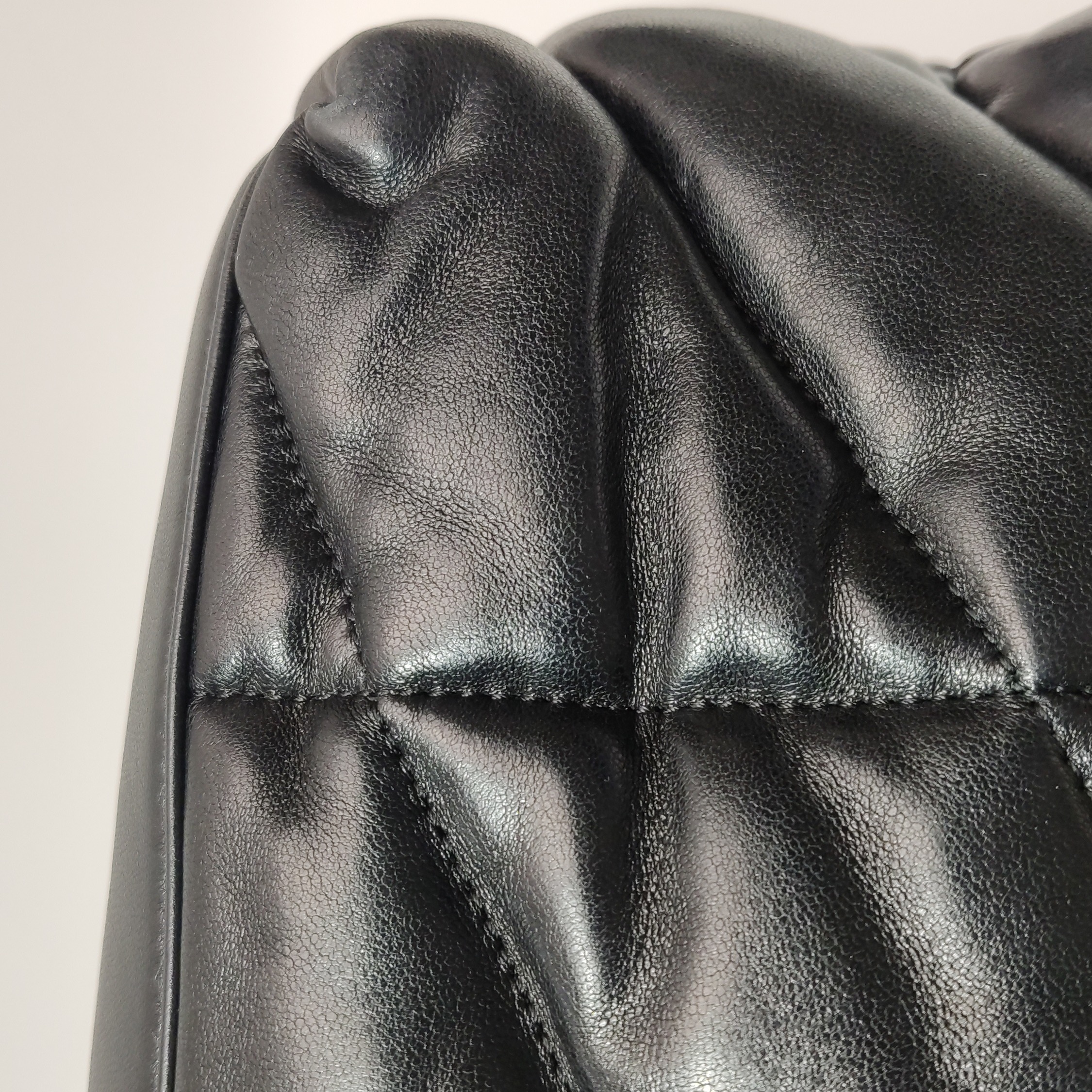 Saint Laurent LouLou Puffer Shoulder Bag Quilted Leather Medium — photo 18 of 24