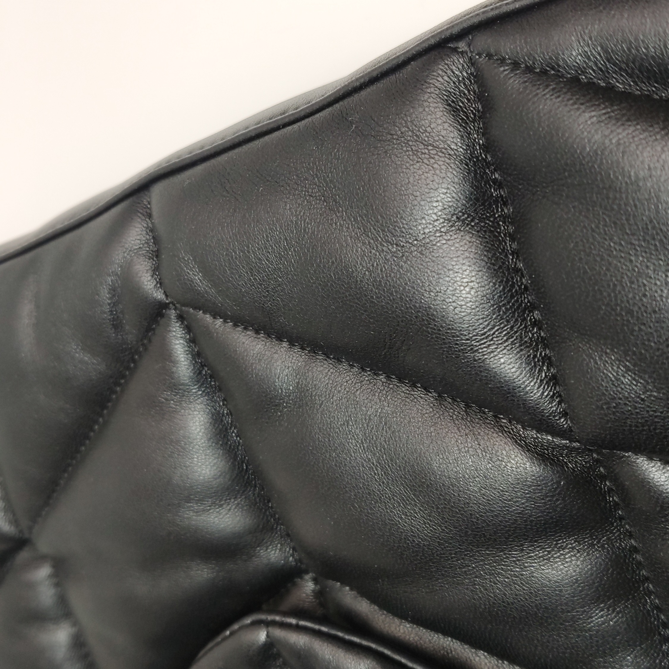 Saint Laurent LouLou Puffer Shoulder Bag Quilted Leather Medium — photo 16 of 24