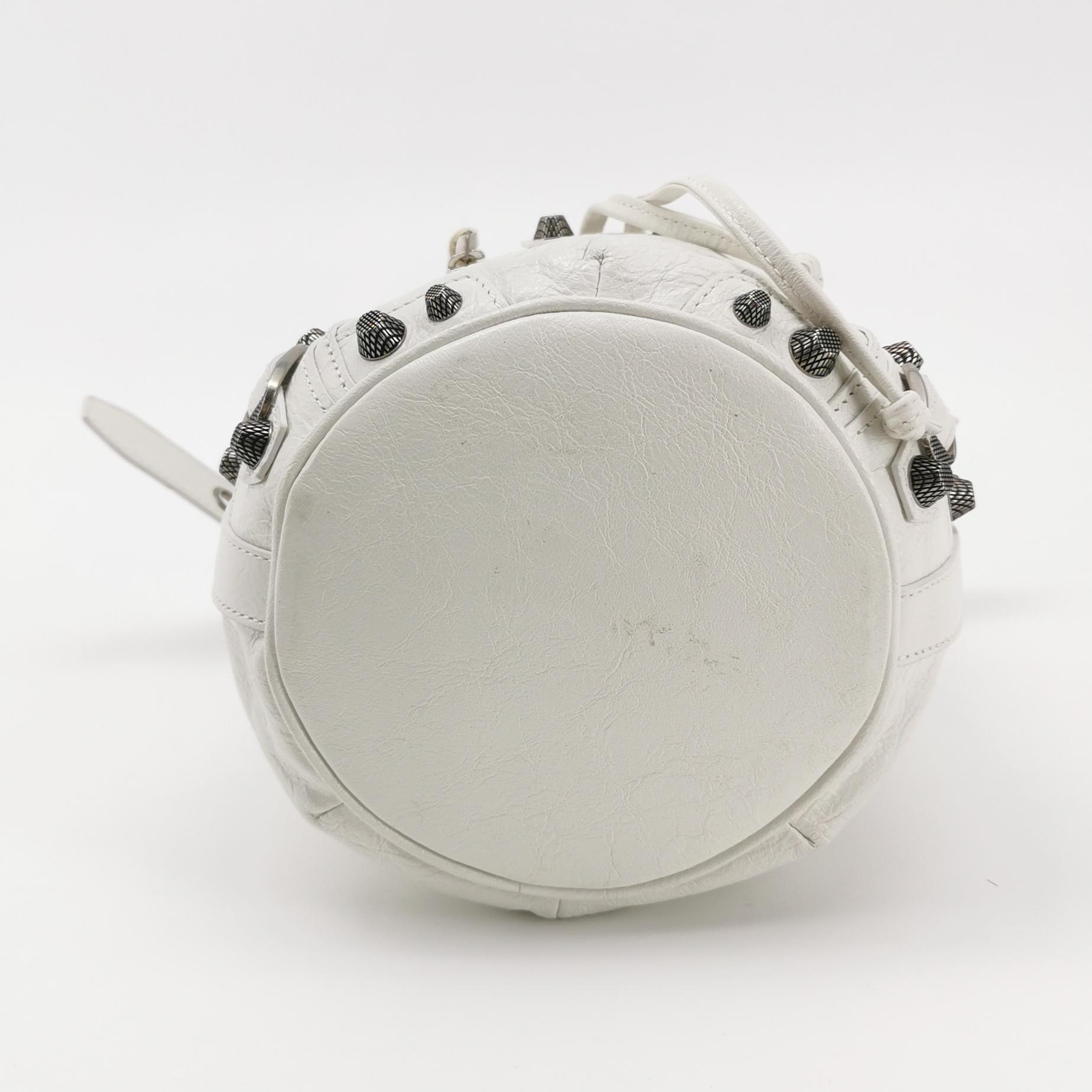 Balenciaga Le Cagole Giant Studs Bucket Bag Leather XS — photo 6 of 15