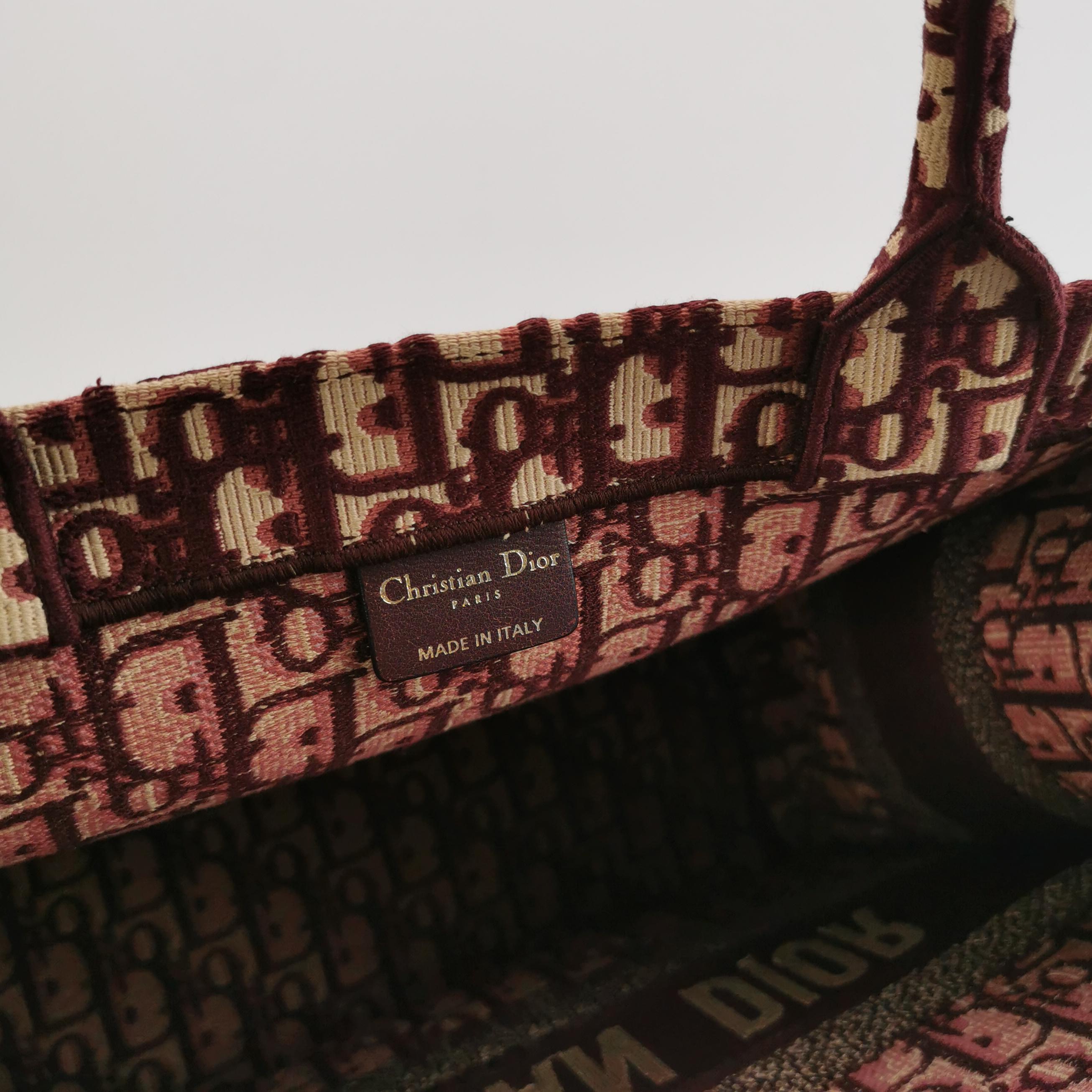 Dior Book Tote Oblique Canvas Medium — photo 8 of 19