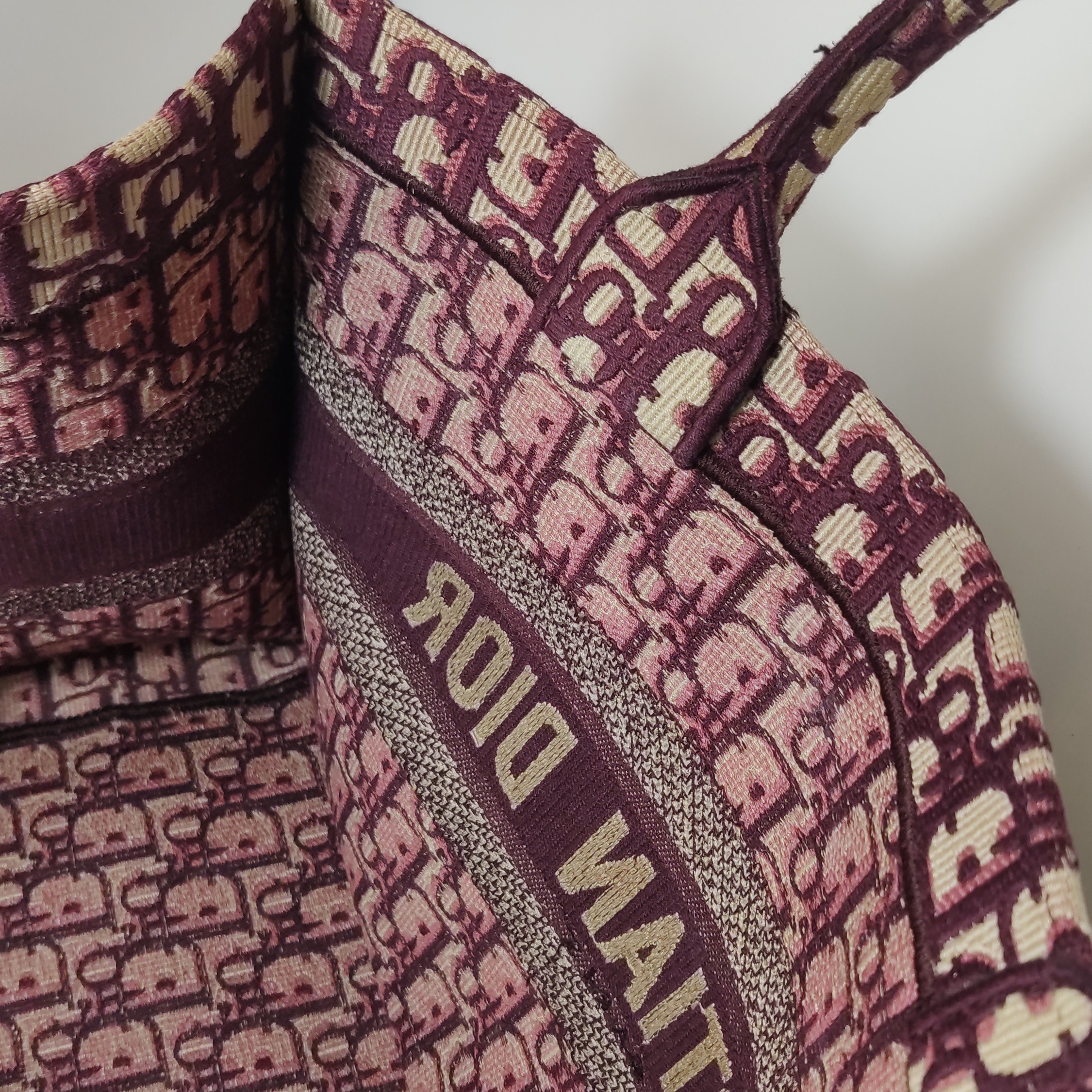 Dior Book Tote Oblique Canvas Medium — photo 10 of 19
