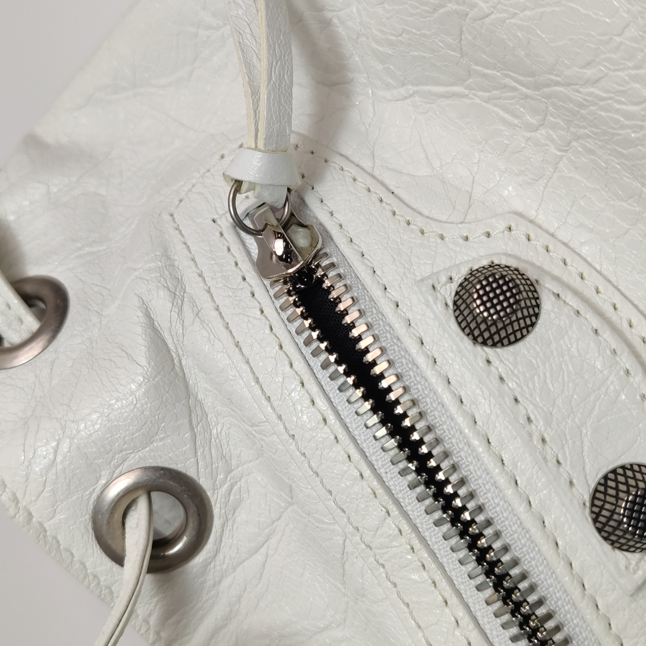 Balenciaga Le Cagole Giant Studs Bucket Bag Leather XS — photo 14 of 15