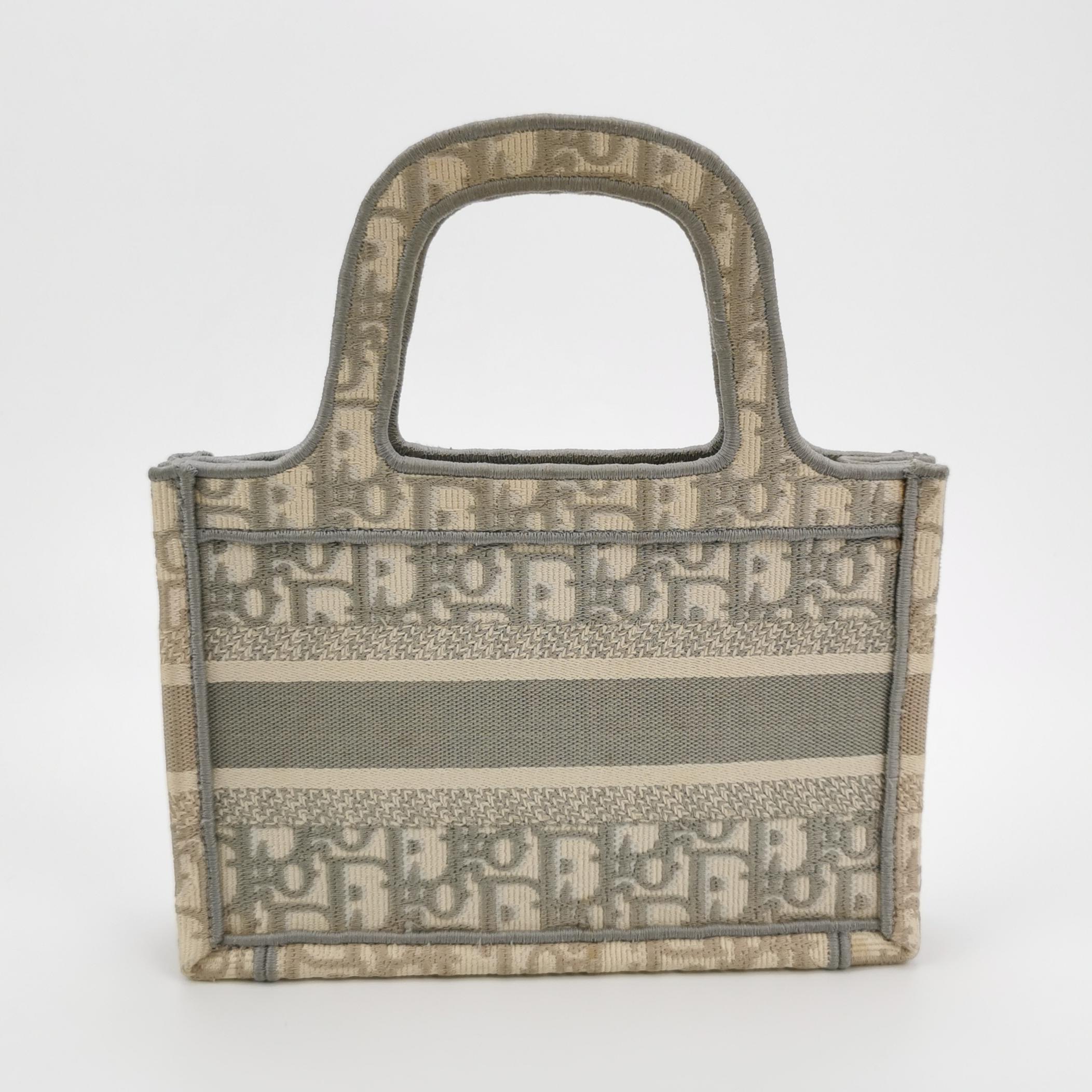 Dior Book Tote Oblique Canvas Mini — photo 5 of 18