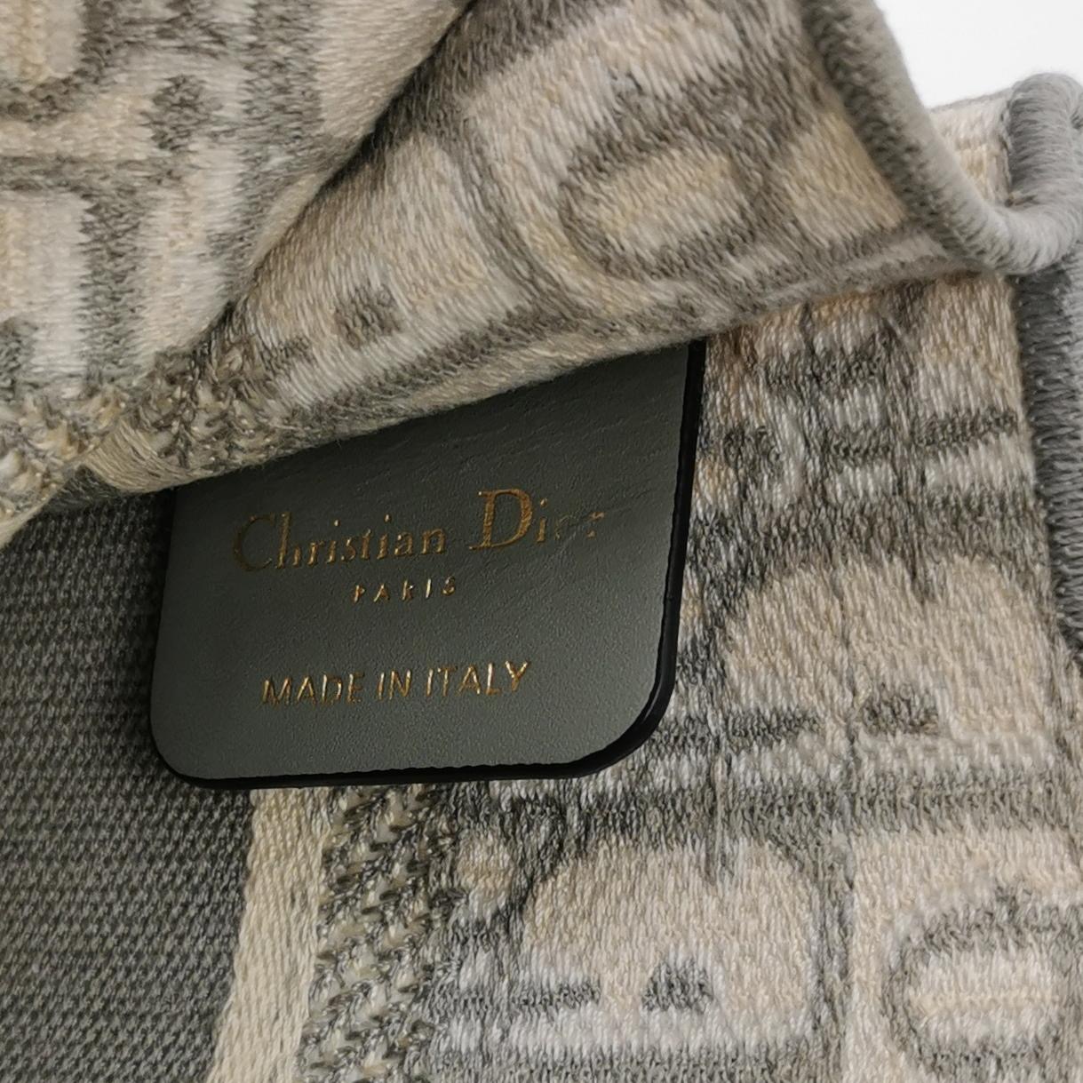 Dior Book Tote Oblique Canvas Mini — photo 8 of 18