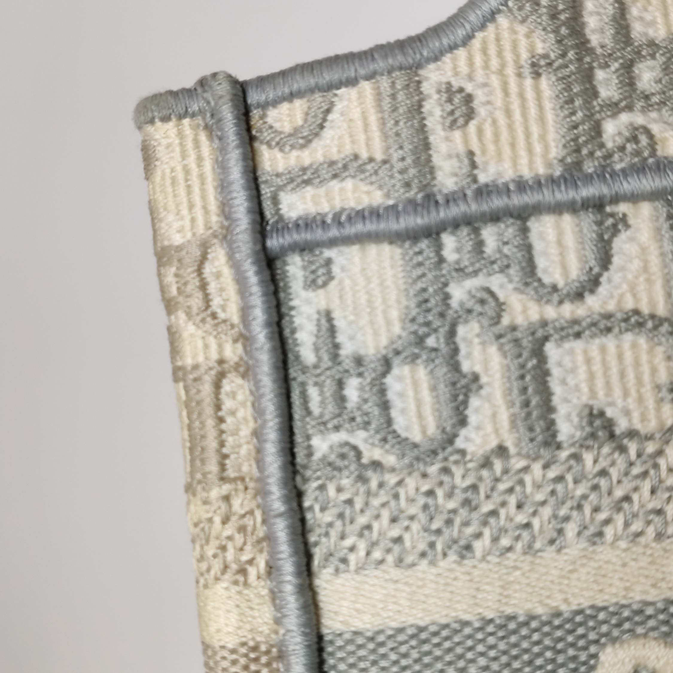 Dior Book Tote Oblique Canvas Mini — photo 14 of 18