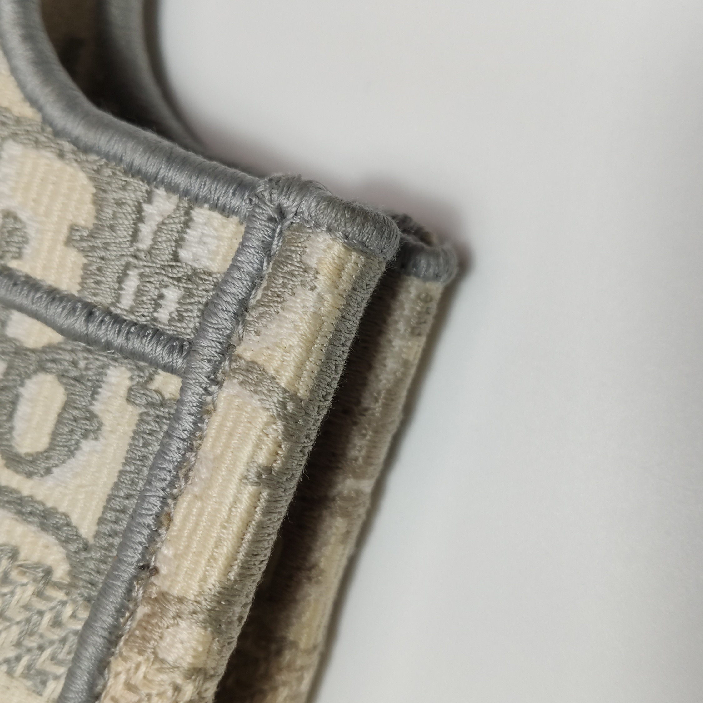 Dior Book Tote Oblique Canvas Mini — photo 15 of 18