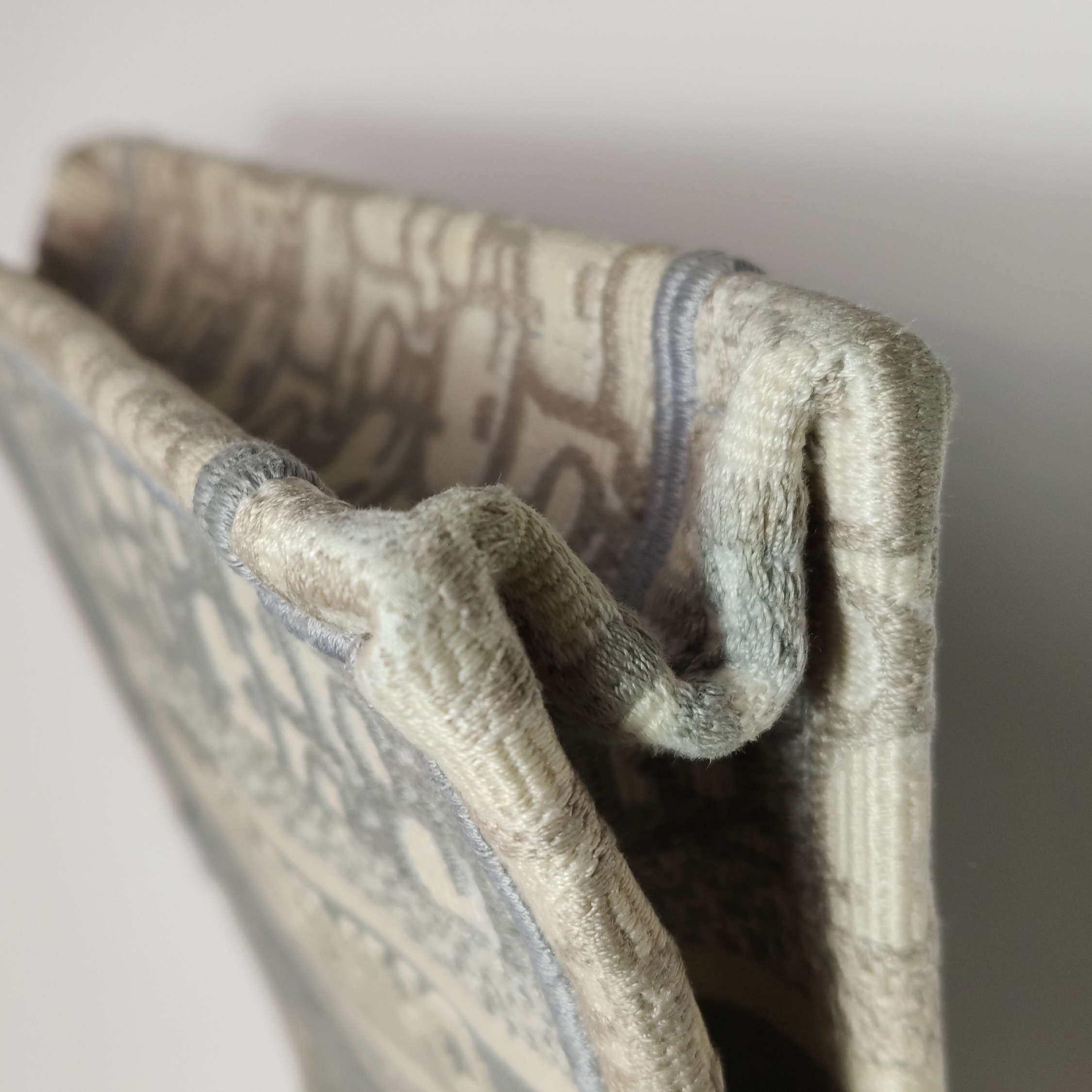 Dior Book Tote Oblique Canvas Mini — photo 16 of 18