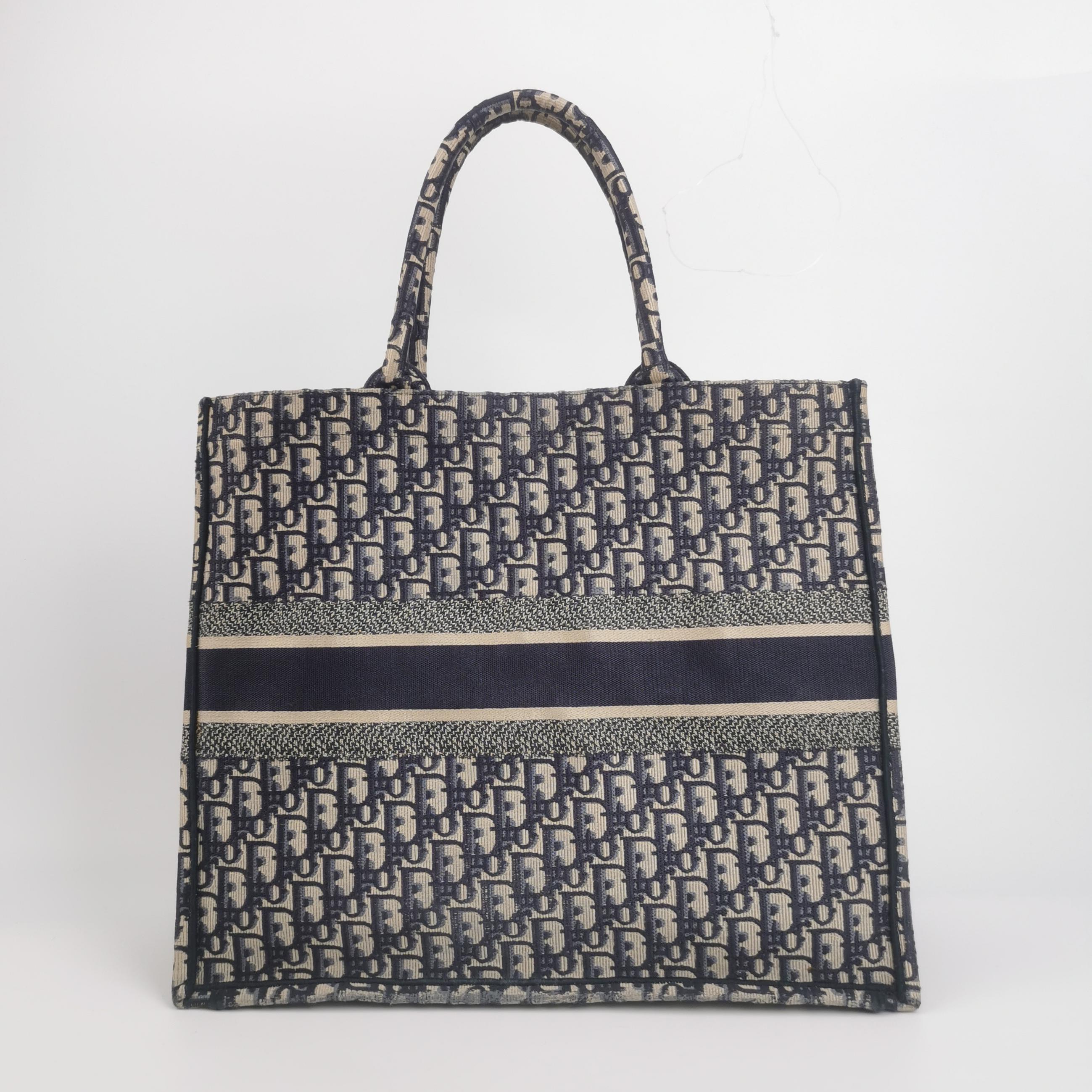 Dior Book Tote Oblique Canvas Large — photo 5 of 17