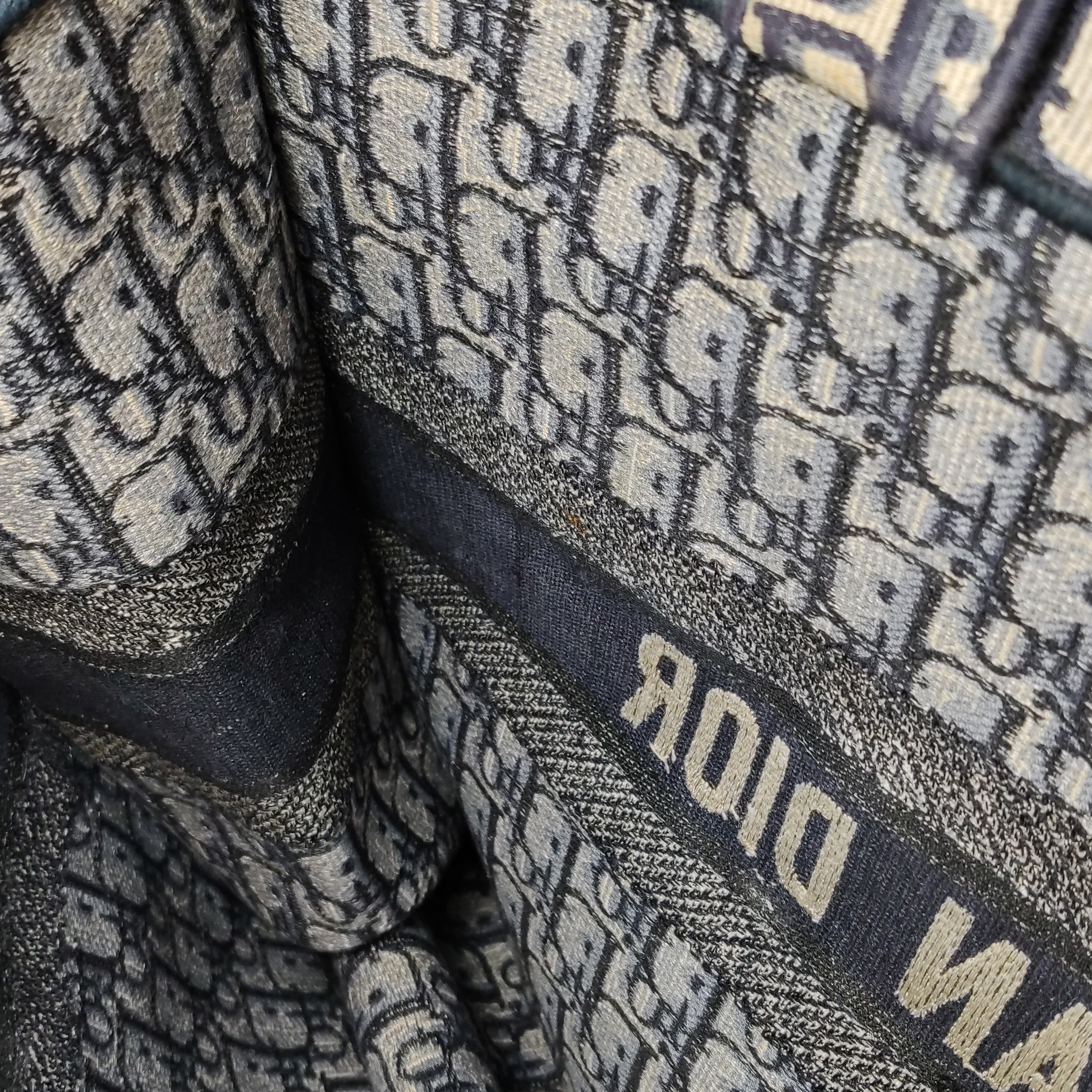Dior Book Tote Oblique Canvas Large — photo 9 of 17