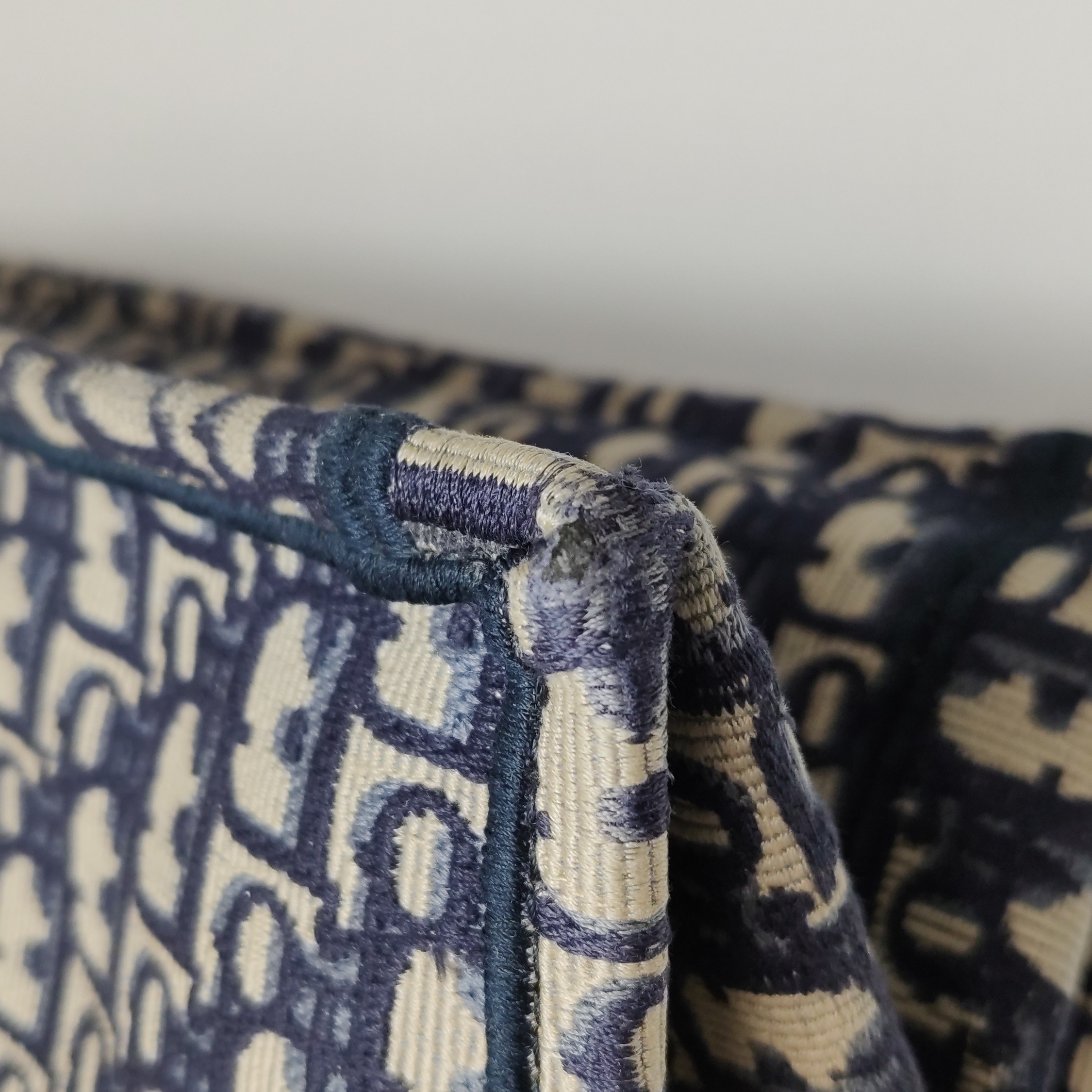 Dior Book Tote Oblique Canvas Large — photo 13 of 17