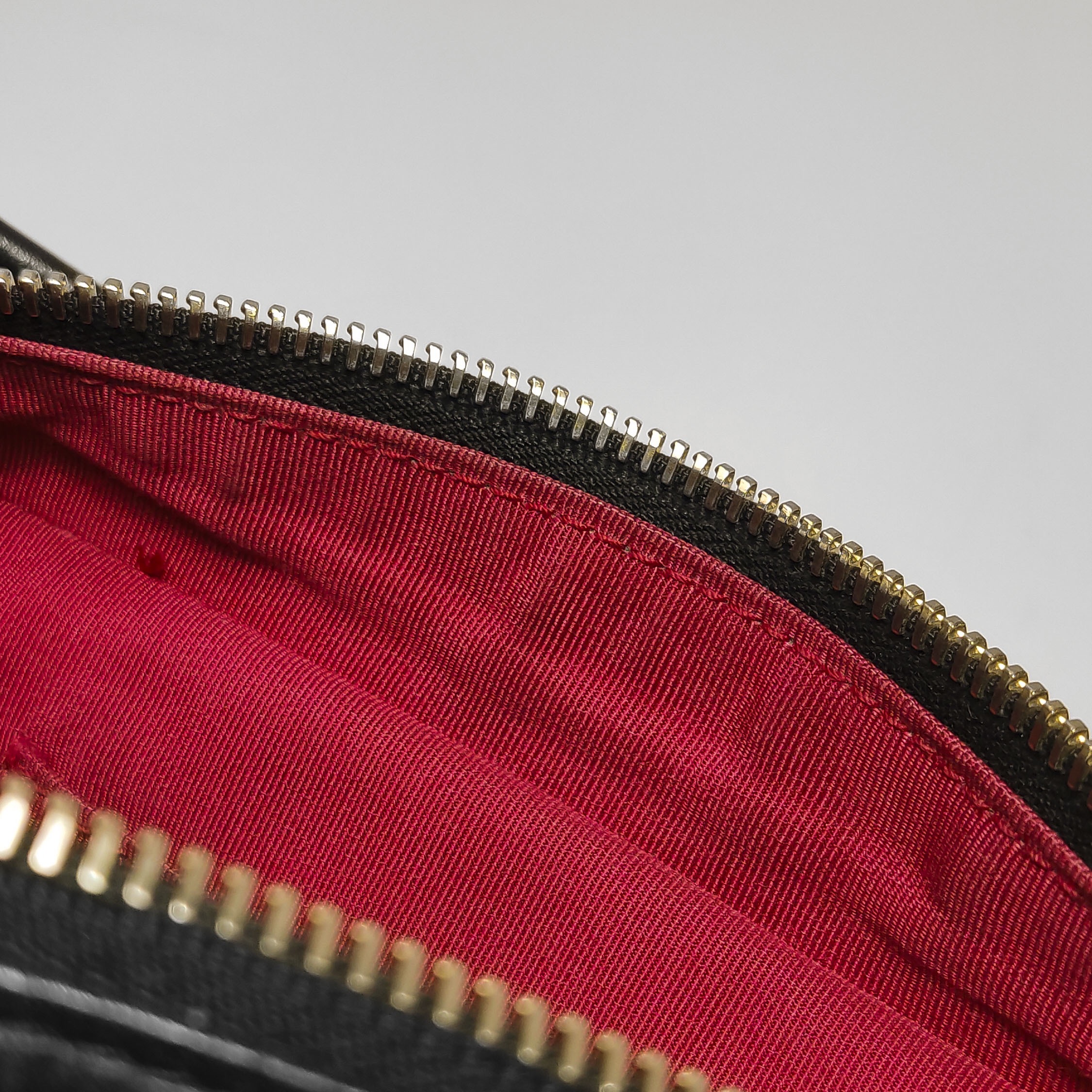 Chanel Gabrielle Hobo Quilted Aged Calfskin Small — photo 9 of 22