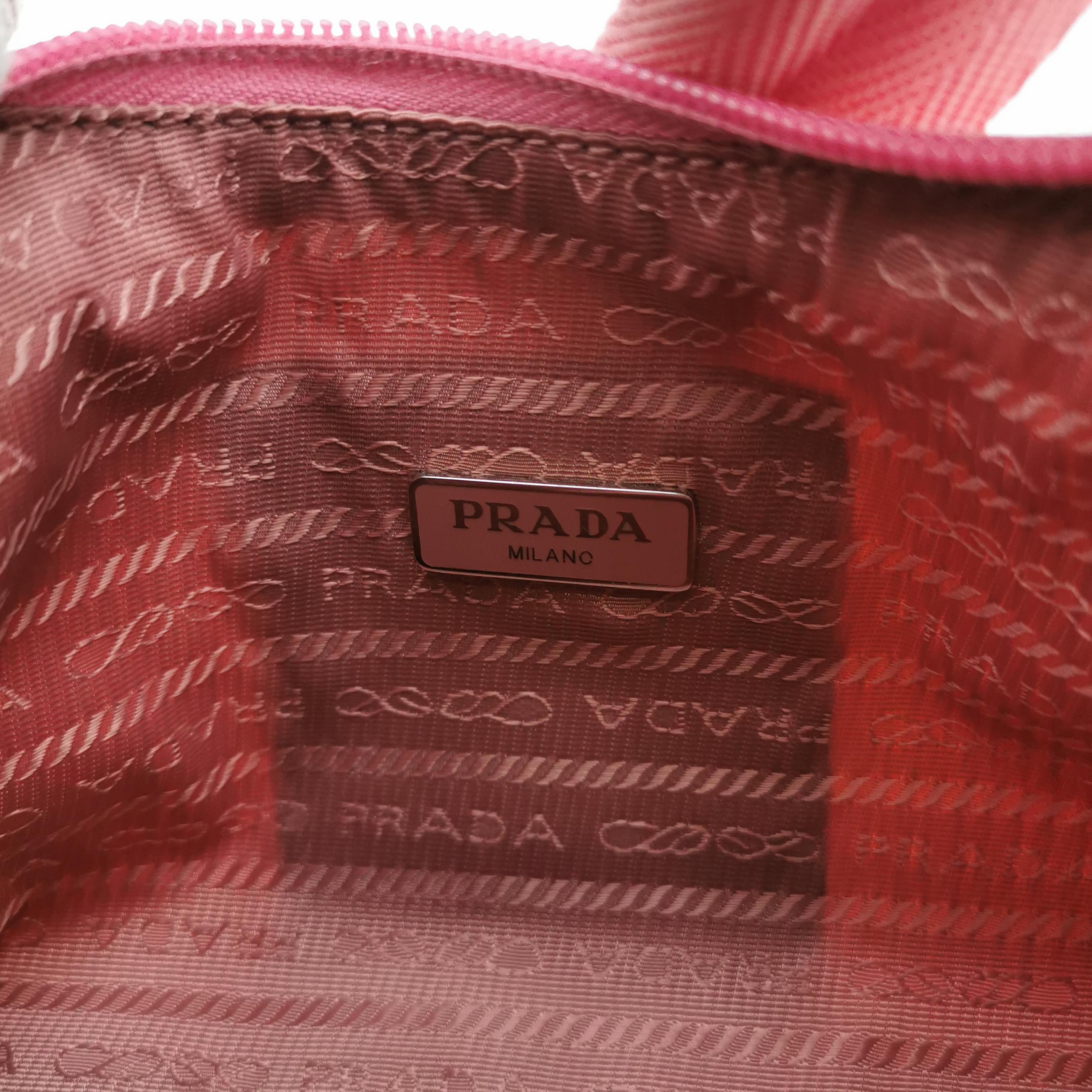 Prada Re-Edition 2000 Hobo Tessuto Mini — photo 8 of 14