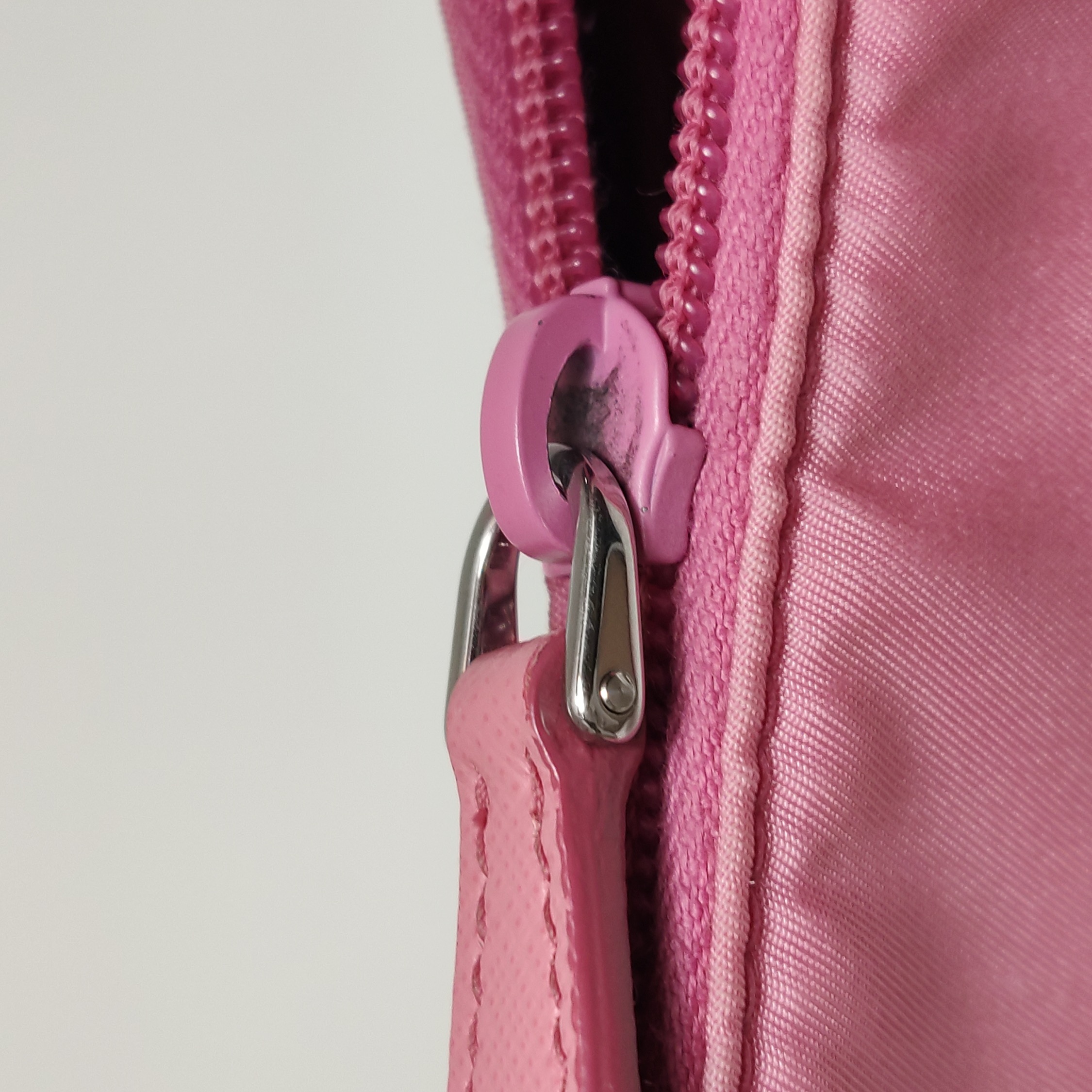 Prada Re-Edition 2000 Hobo Tessuto Mini — photo 11 of 14