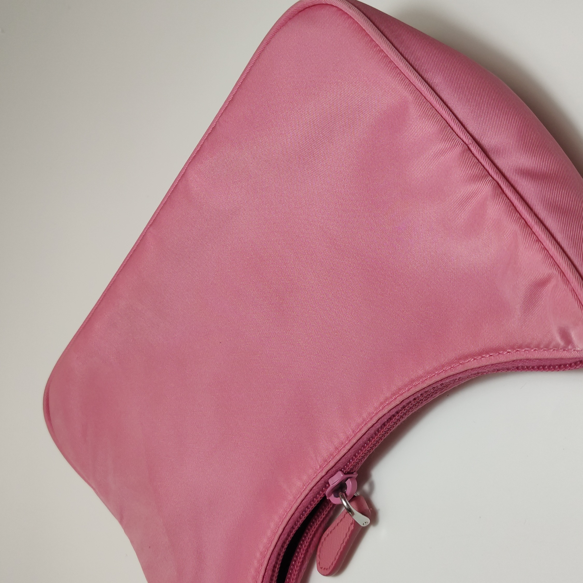 Prada Re-Edition 2000 Hobo Tessuto Mini — photo 13 of 14