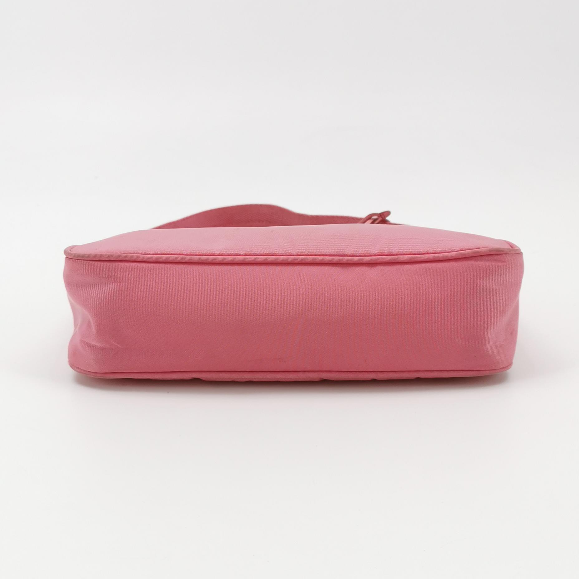Prada Re-Edition 2000 Hobo Tessuto Mini — photo 6 of 13