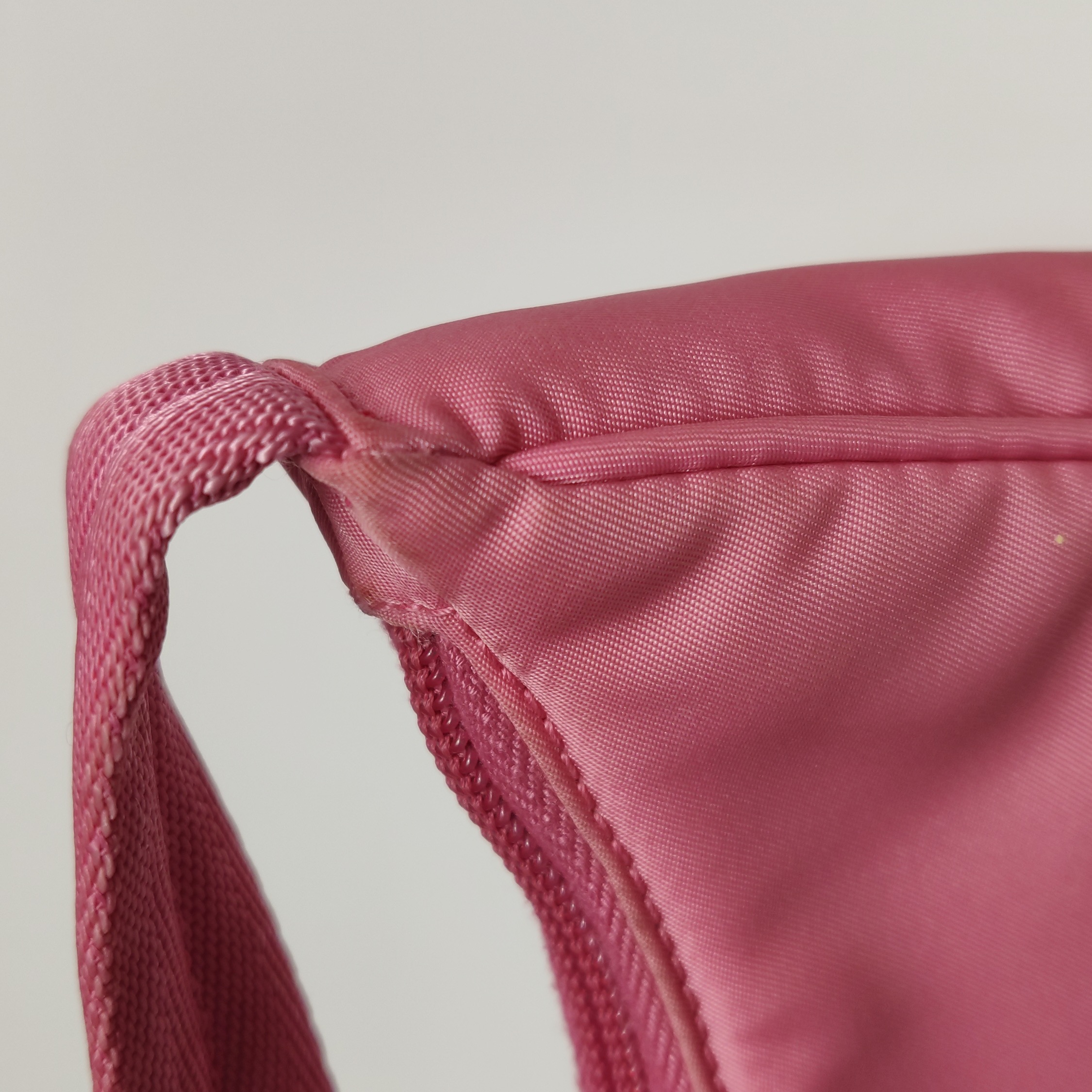 Prada Re-Edition 2000 Hobo Tessuto Mini — photo 11 of 13