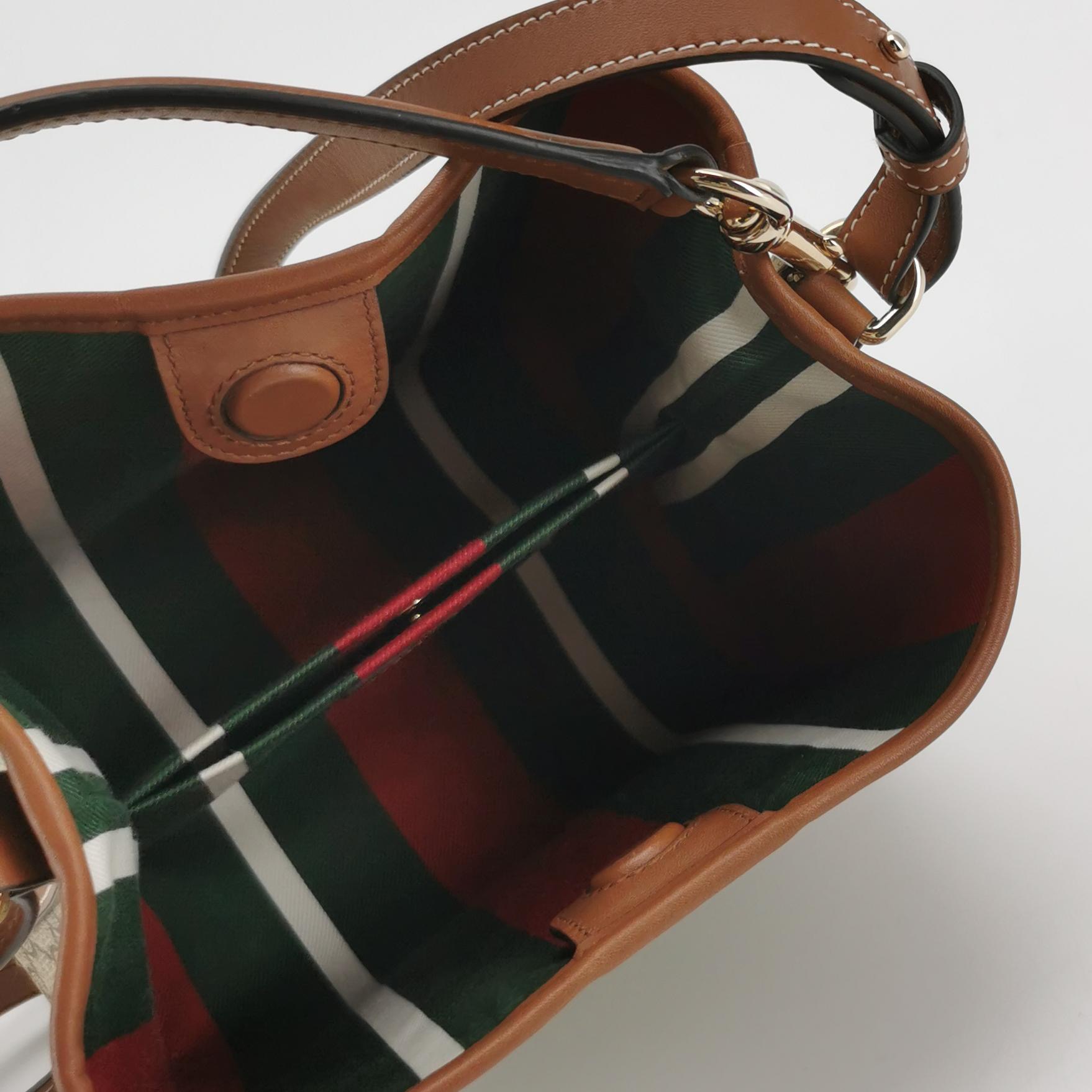 Gucci GG Emblem Bucket Bag GG Coated Canvas Small — photo 7 of 21