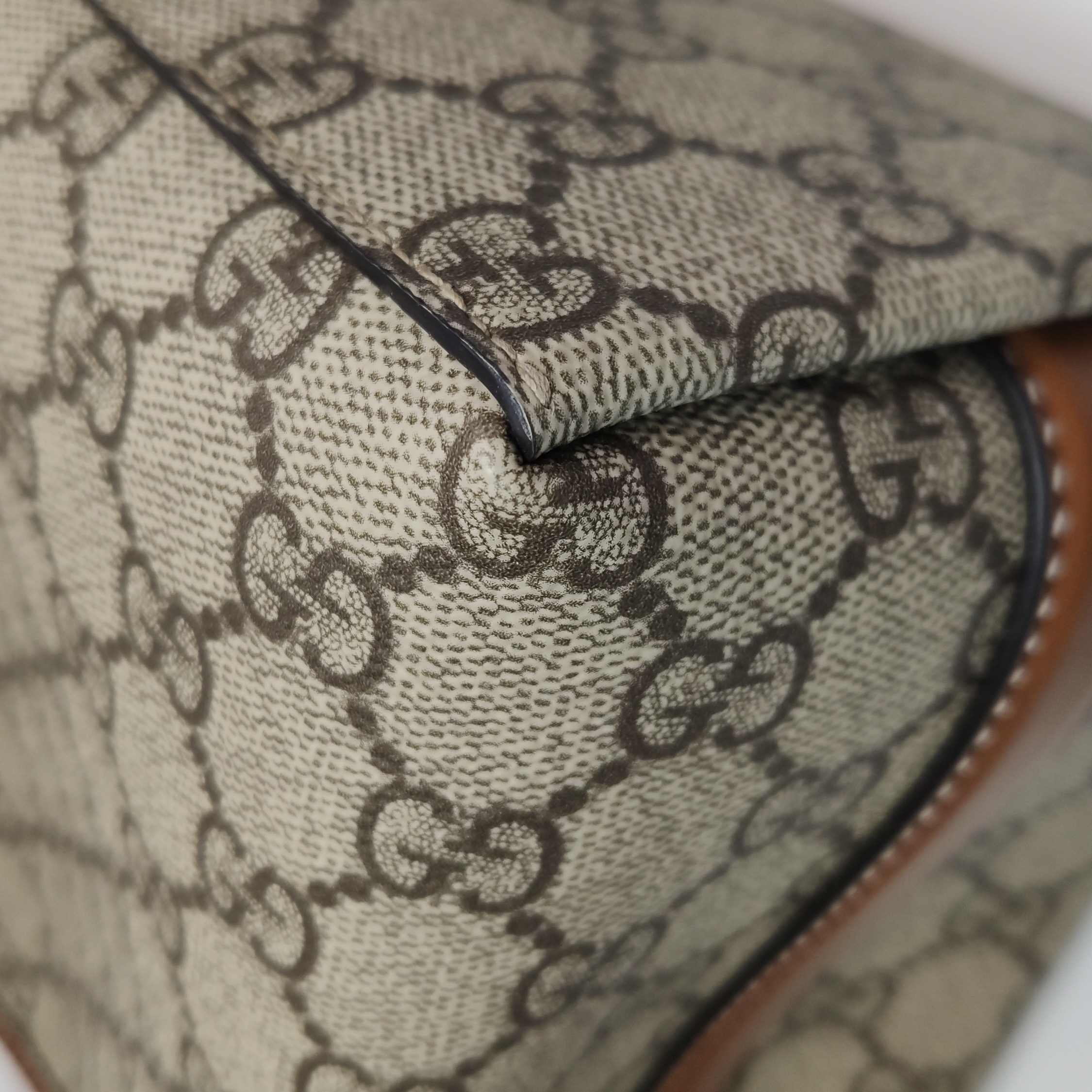 Gucci GG Emblem Bucket Bag GG Coated Canvas Small — photo 17 of 21
