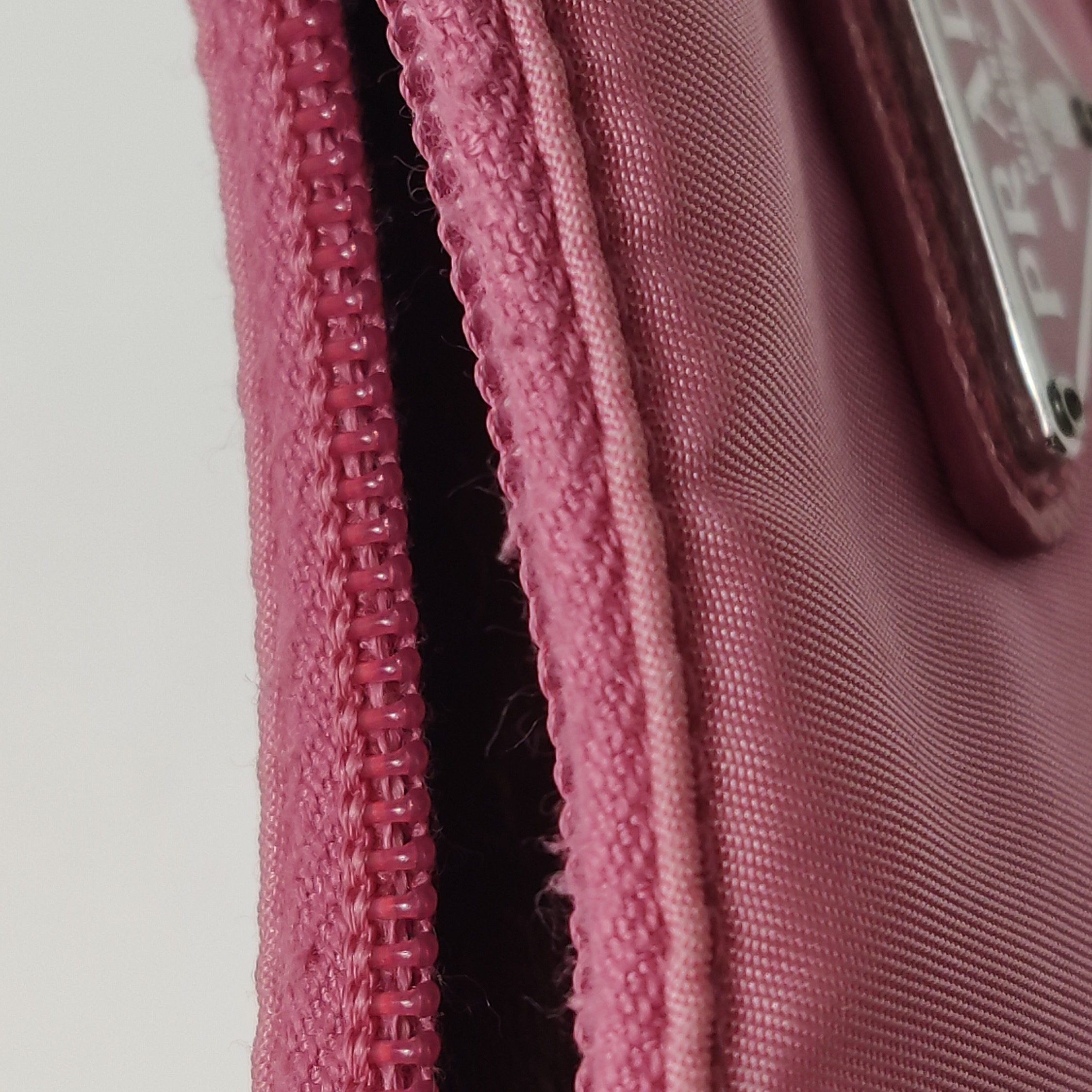 Prada Re-Edition 2000 Hobo Tessuto Mini — photo 11 of 14