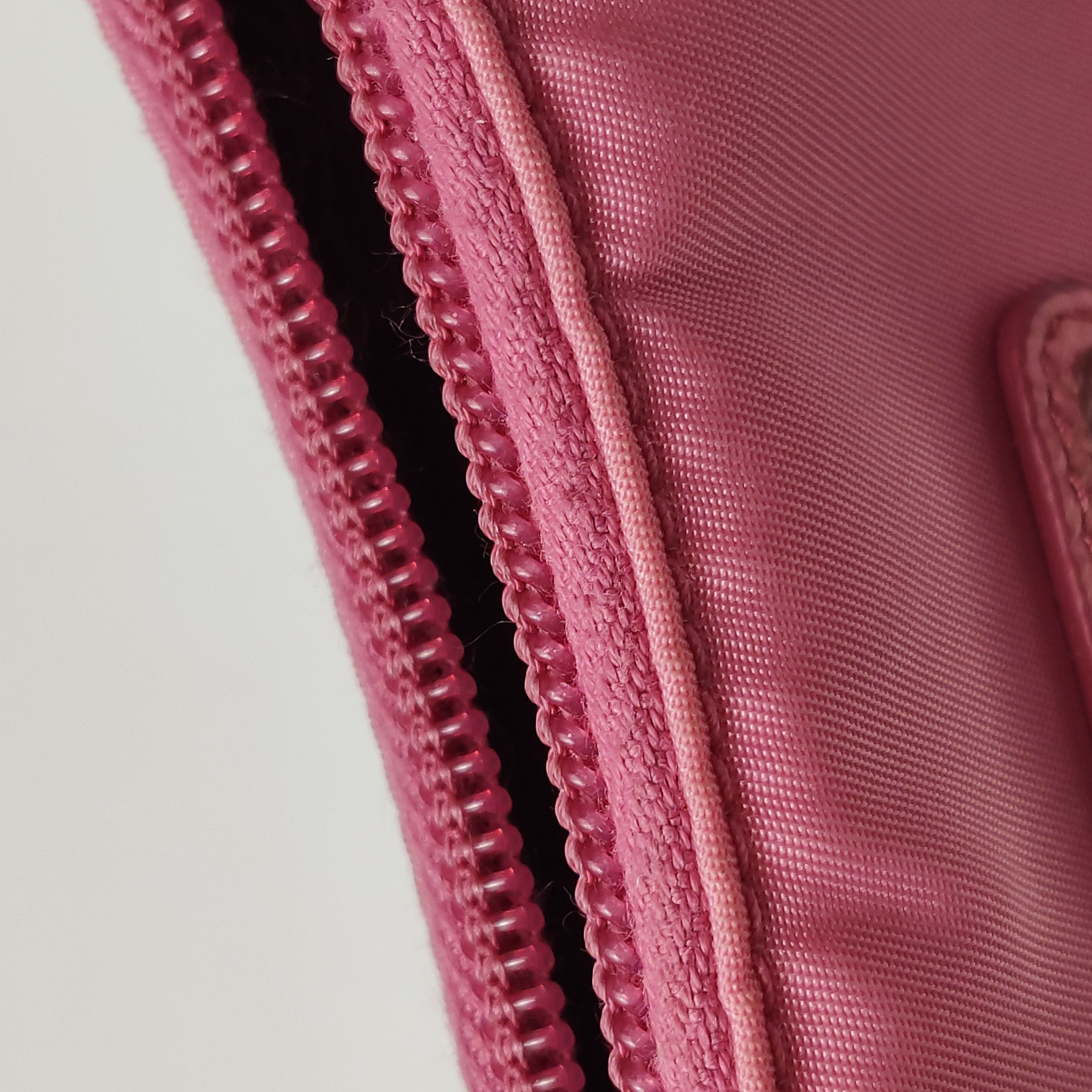 Prada Re-Edition 2000 Hobo Tessuto Mini — photo 11 of 14