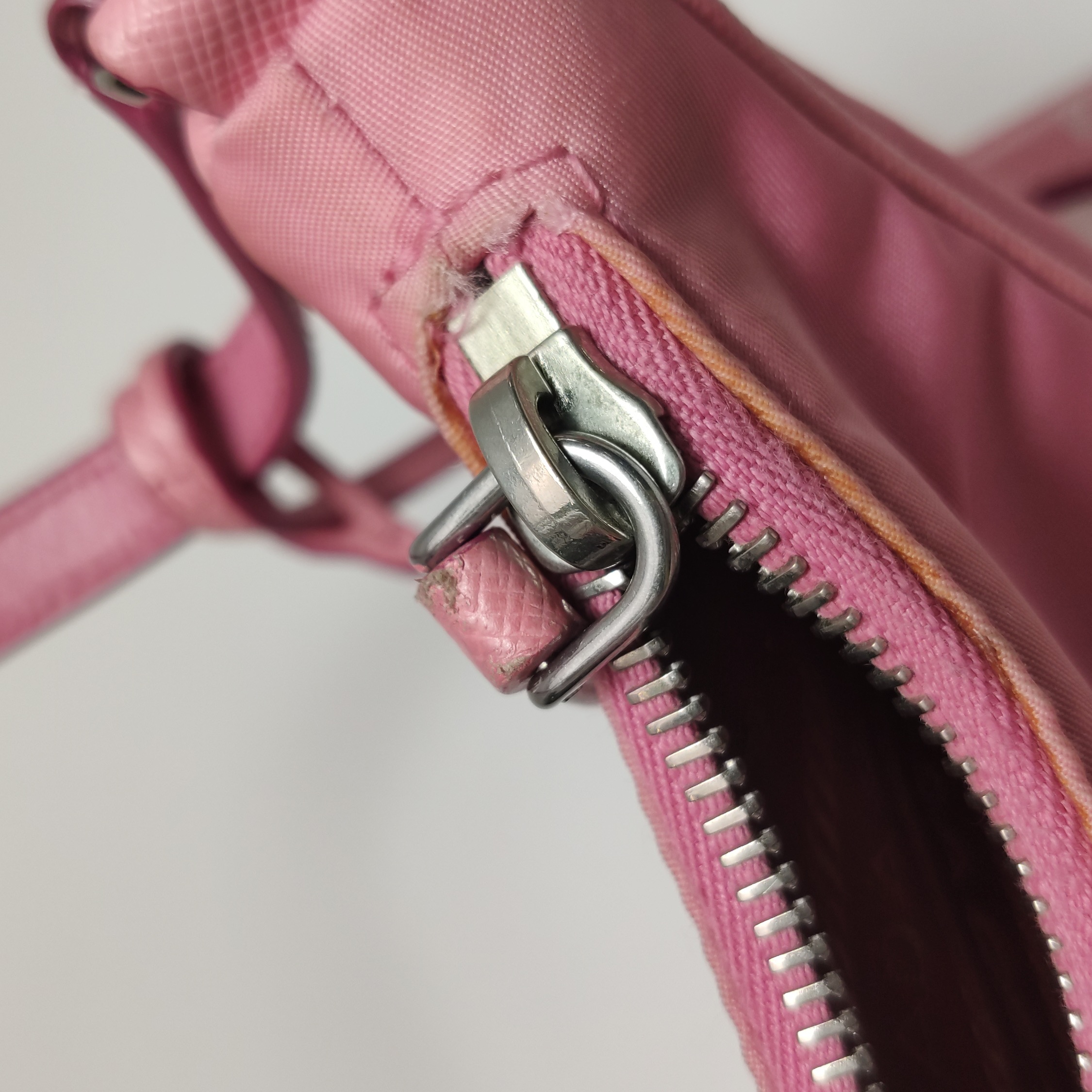 Prada Re-Edition 2000 Hobo Tessuto Mini — photo 12 of 15