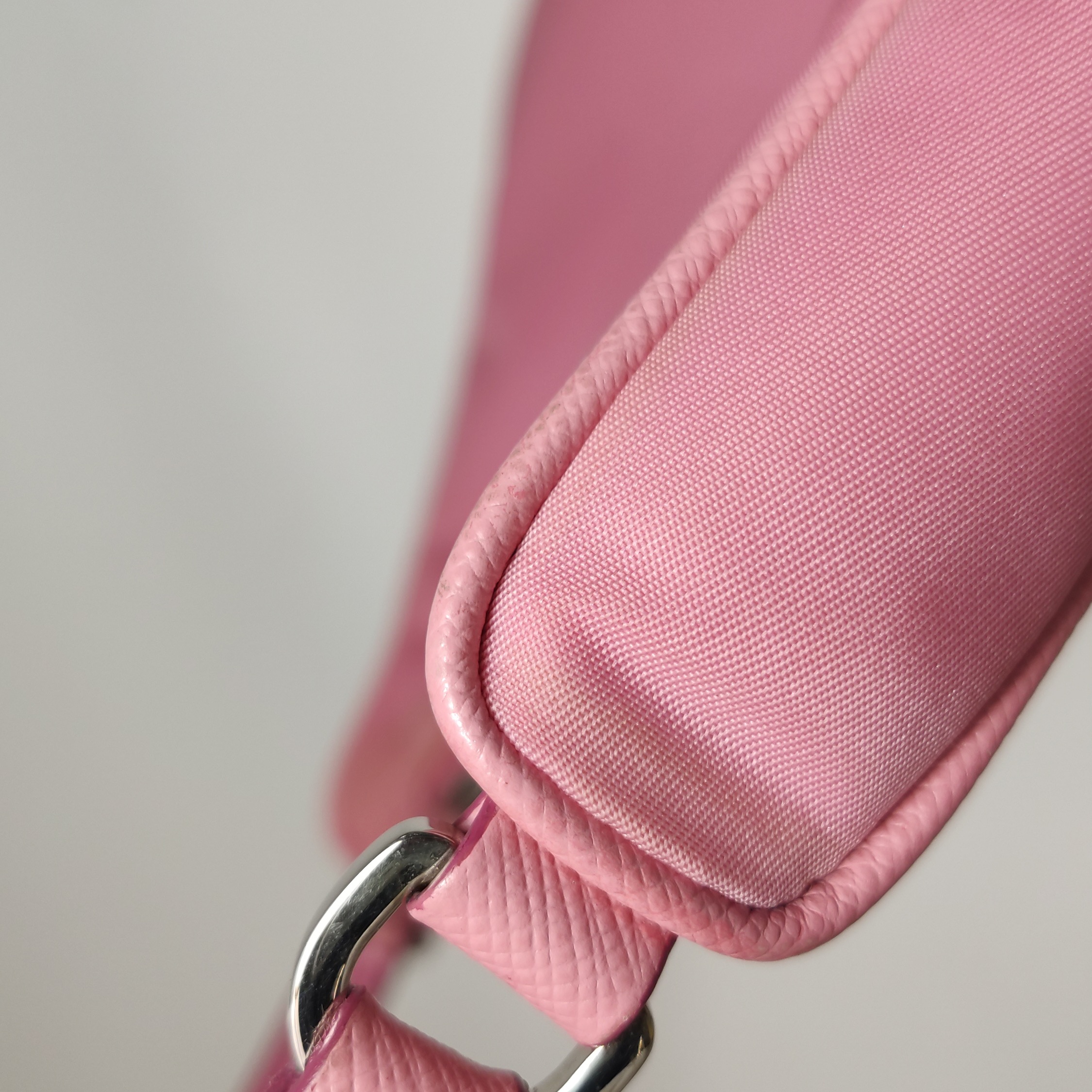 Prada Re-Edition 2000 Hobo Tessuto Mini — photo 11 of 15