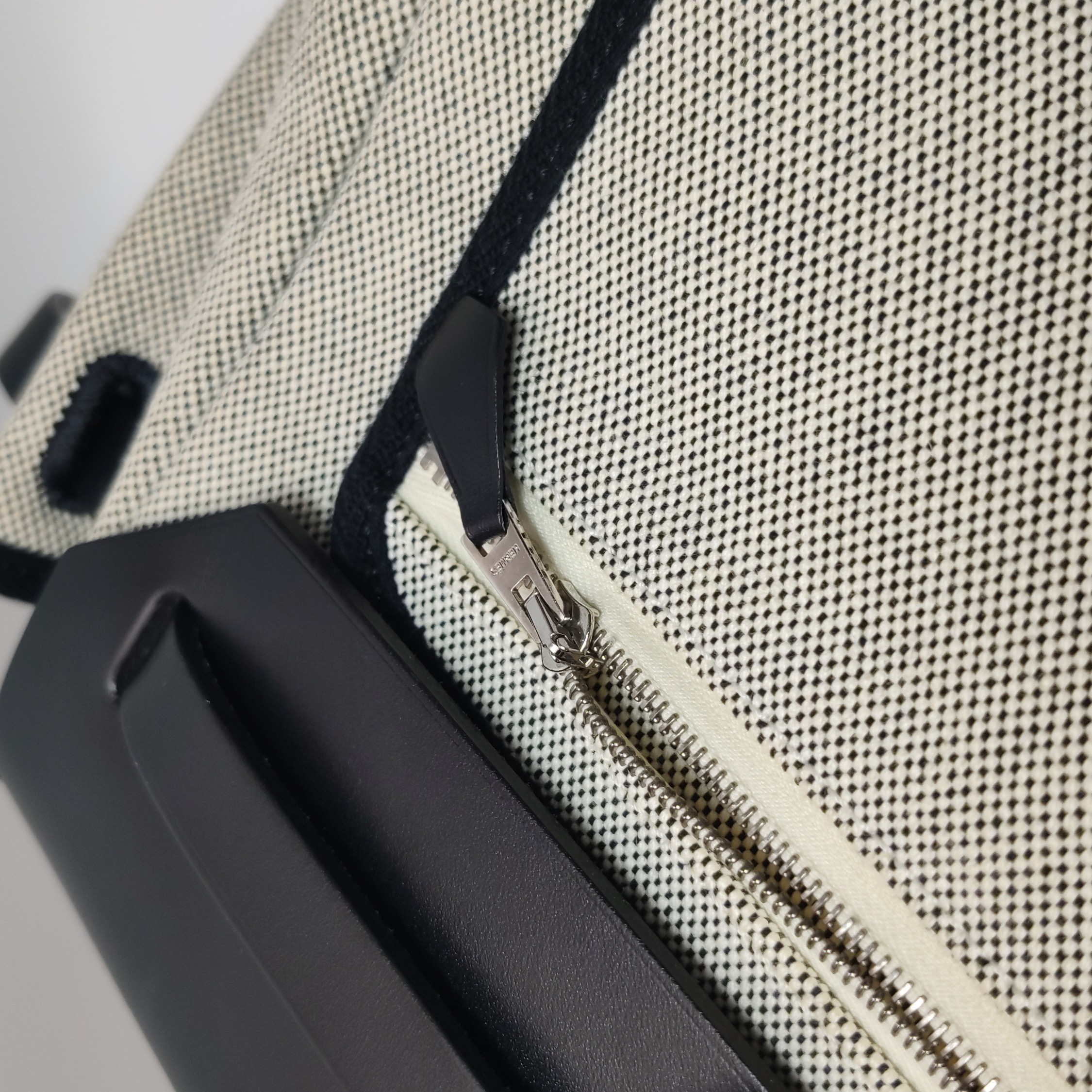 Hermes Herbag Zip Pegase Pop Toile and Leather 31 — photo 11 of 21