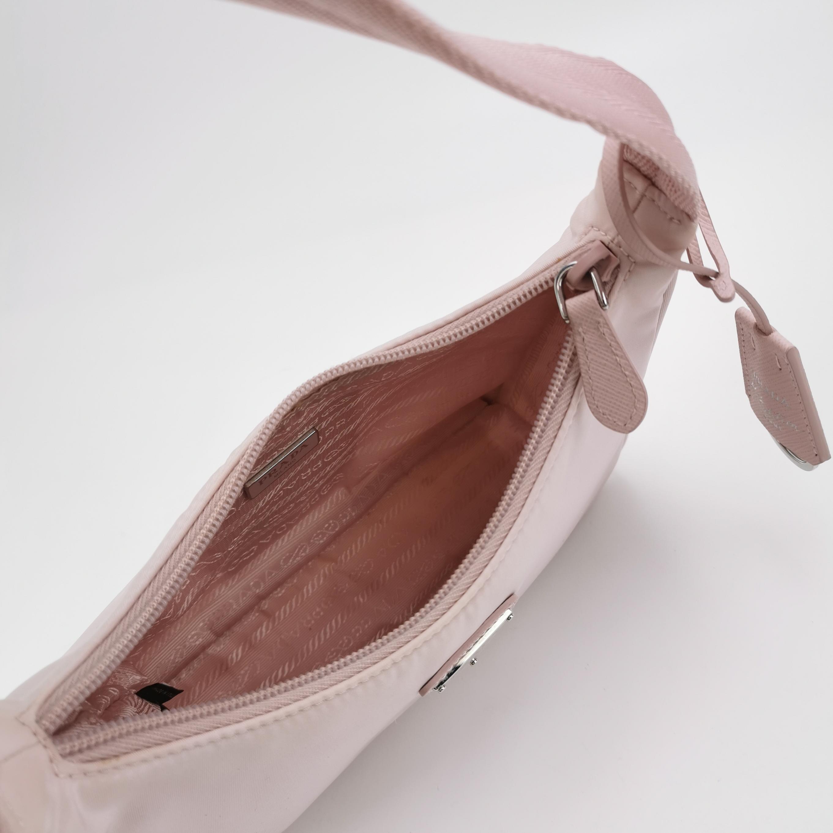 Prada Re-Edition 2000 Hobo Tessuto Mini — photo 7 of 15