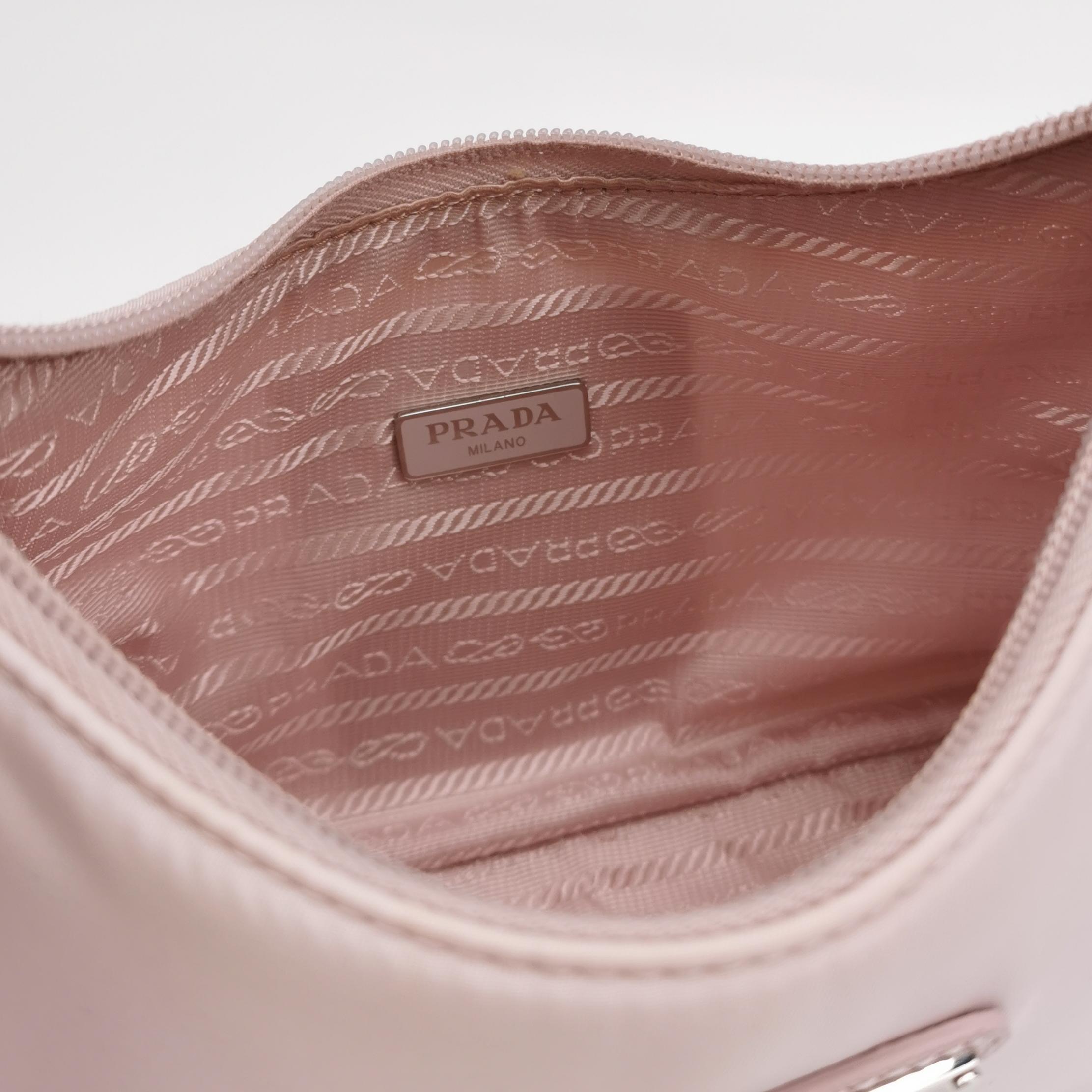 Prada Re-Edition 2000 Hobo Tessuto Mini — photo 8 of 15