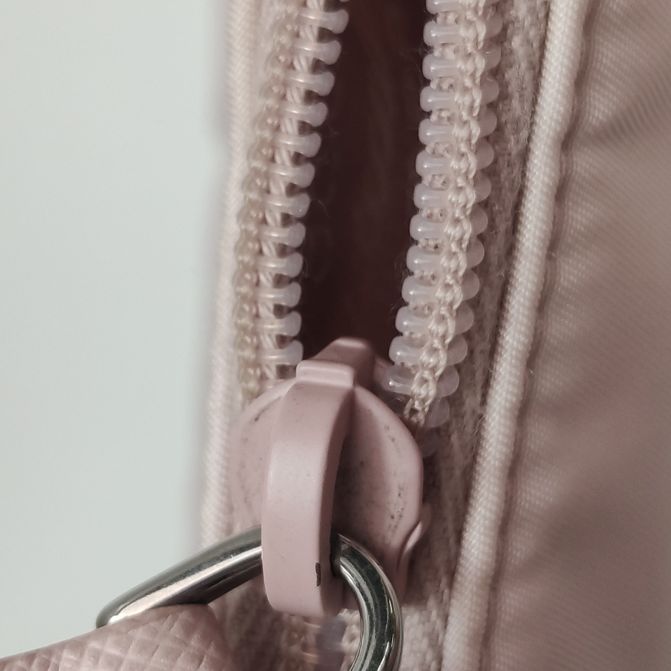 Prada Re-Edition 2000 Hobo Tessuto Mini — photo 11 of 15