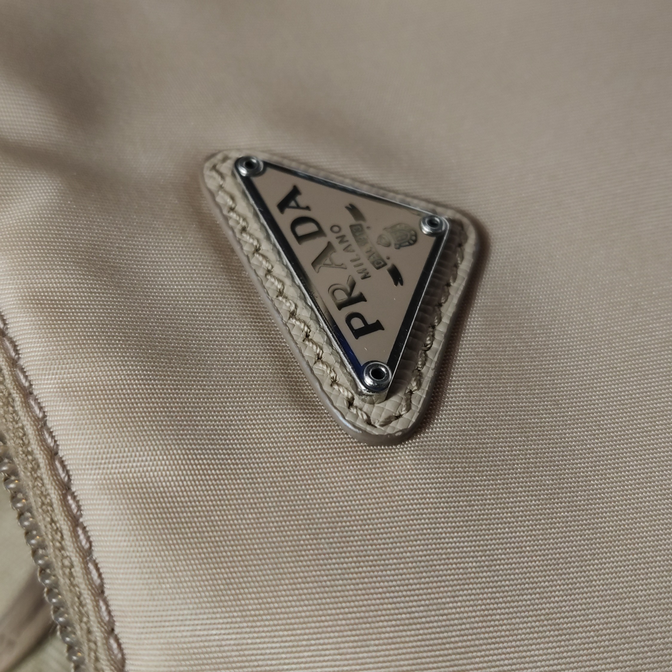 Prada Re-Edition 2000 Hobo Tessuto Mini — photo 10 of 14