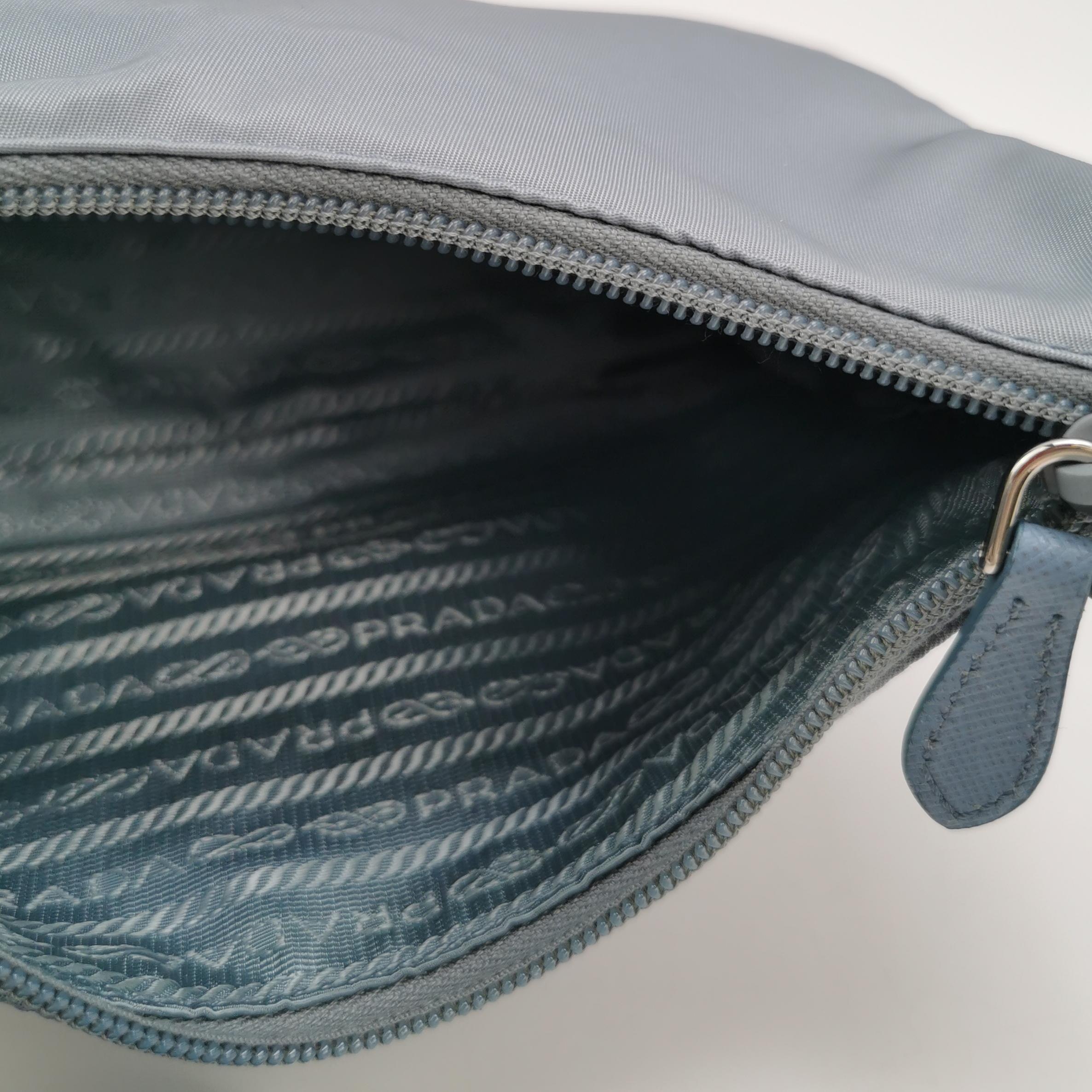 Prada Re-Edition 2000 Hobo Tessuto Mini — photo 7 of 12