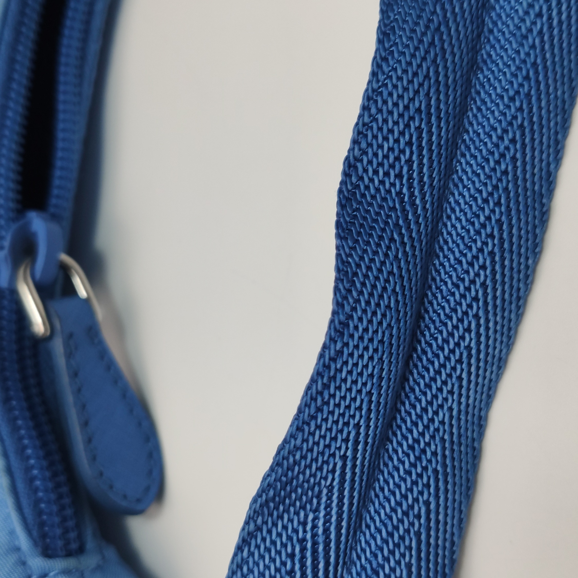 Prada Re-Edition 2000 Hobo Tessuto Mini — photo 15 of 15