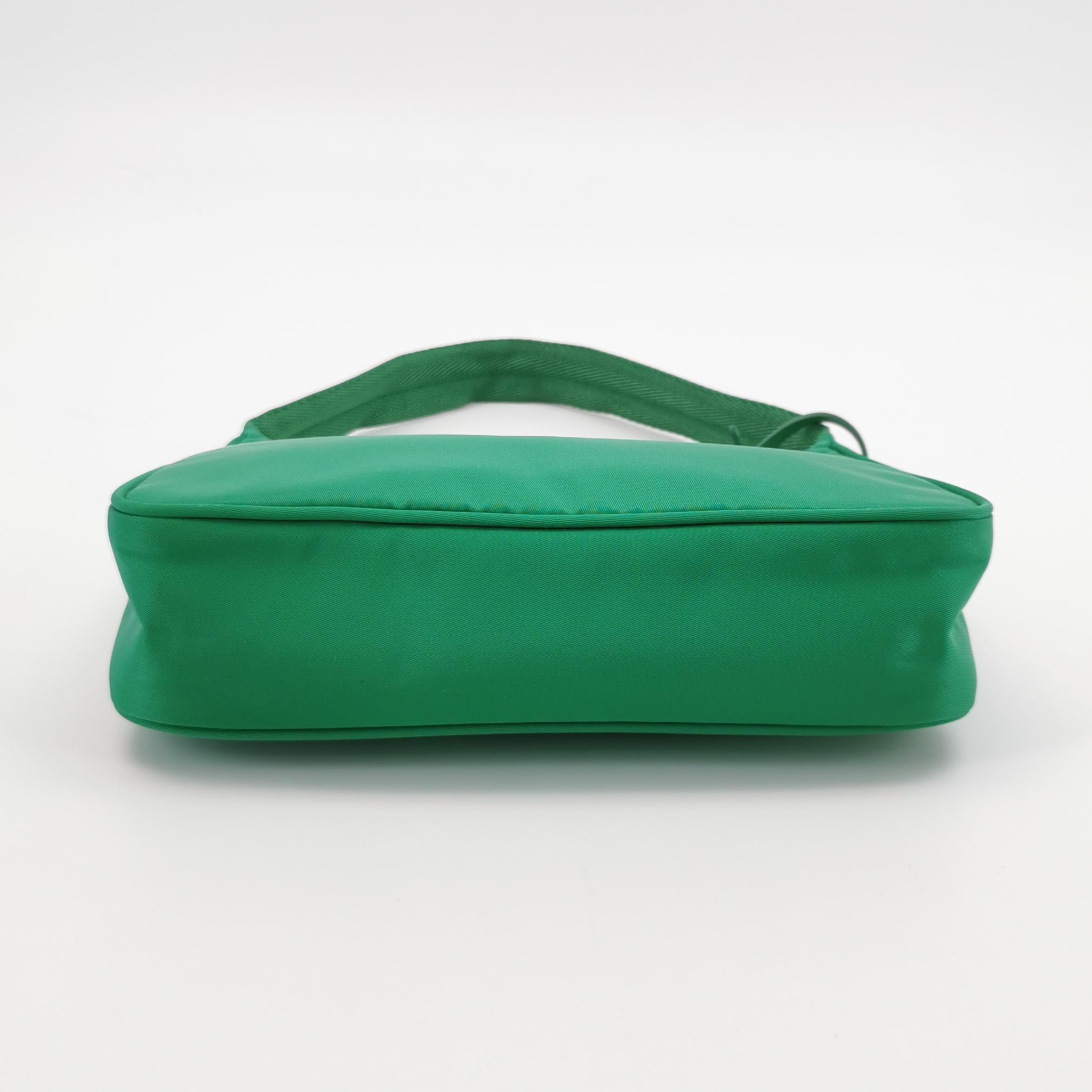 Prada Re-Edition 2000 Hobo Tessuto Mini — photo 6 of 14