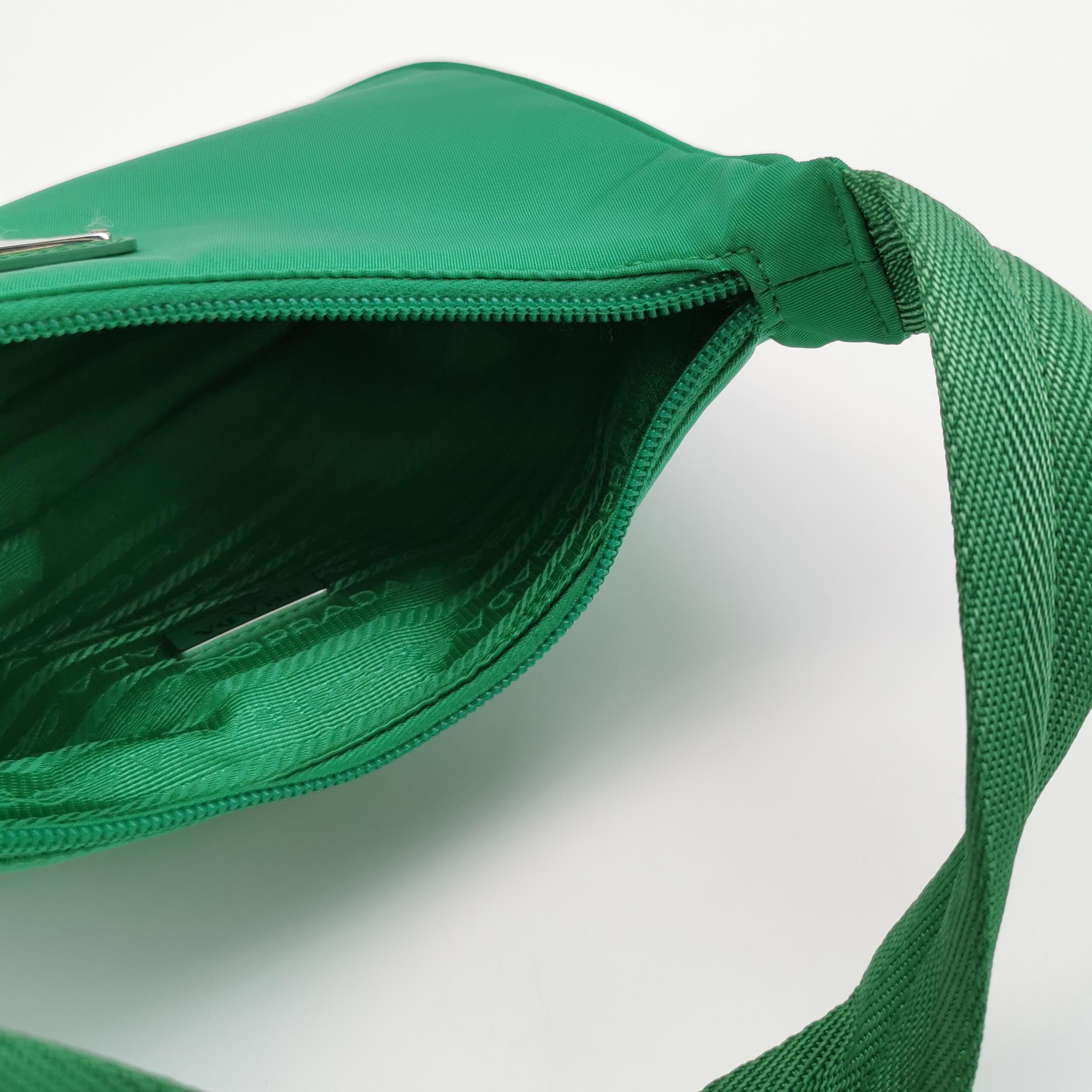 Prada Re-Edition 2000 Hobo Tessuto Mini — photo 7 of 14