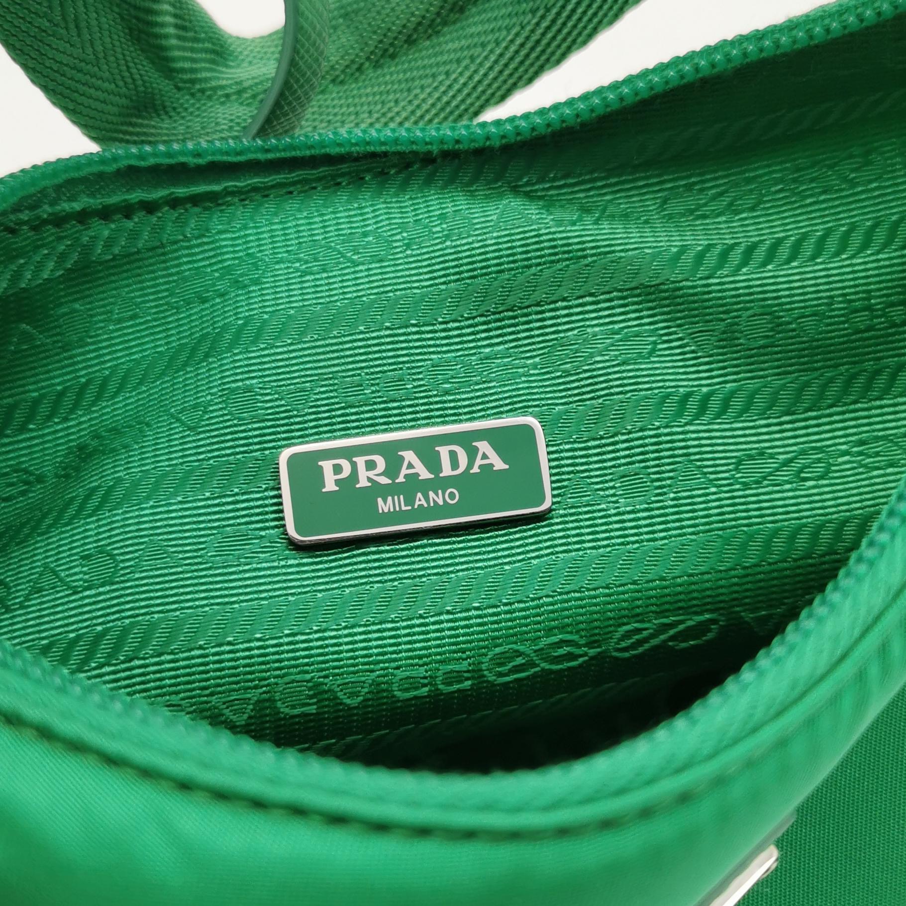 Prada Re-Edition 2000 Hobo Tessuto Mini — photo 8 of 14