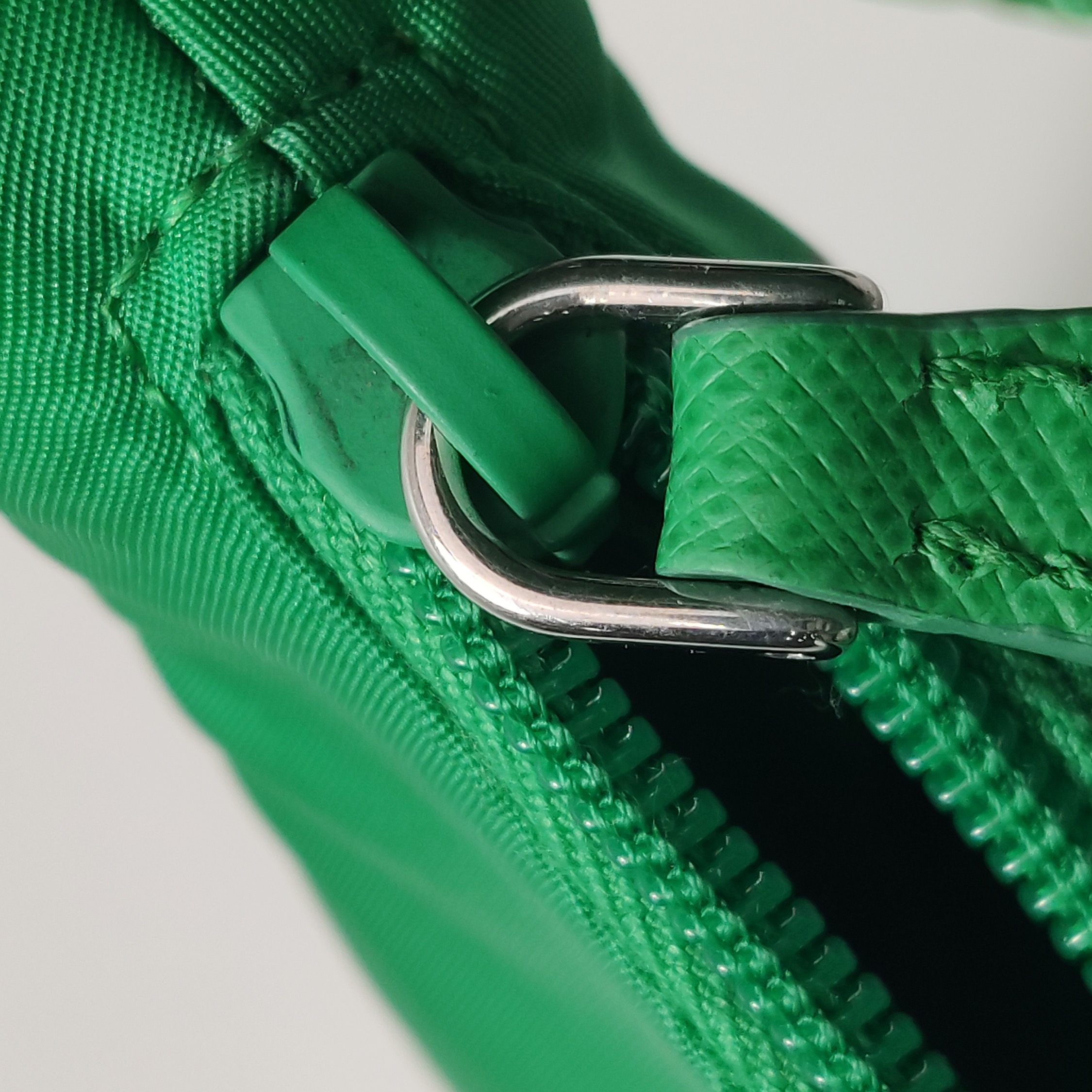 Prada Re-Edition 2000 Hobo Tessuto Mini — photo 11 of 14